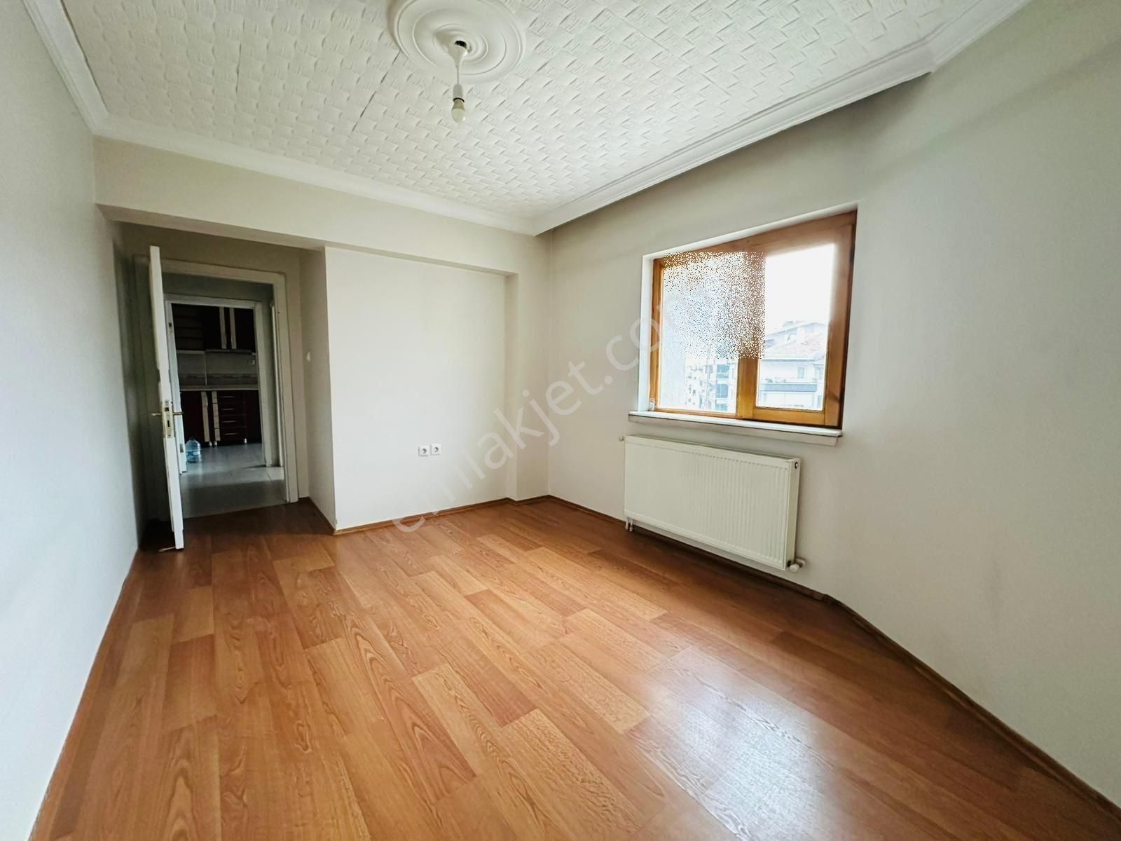 Hüseyingazi Göbekte 3+1 3.katta Satılık Fırsat Daire !! - Görsel 12