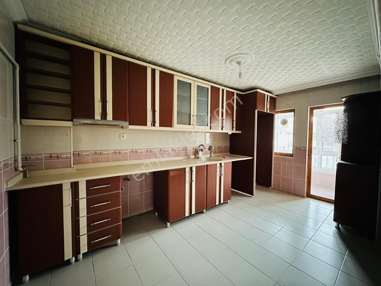 Hüseyingazi Göbekte 3+1 3.katta Satılık Fırsat Daire !! - Görsel 5