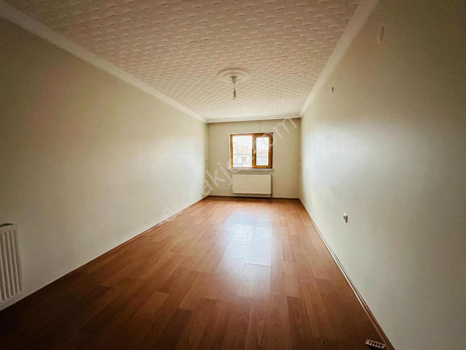 Hüseyingazi Göbekte 3+1 3.katta Satılık Fırsat Daire !! - Görsel 8