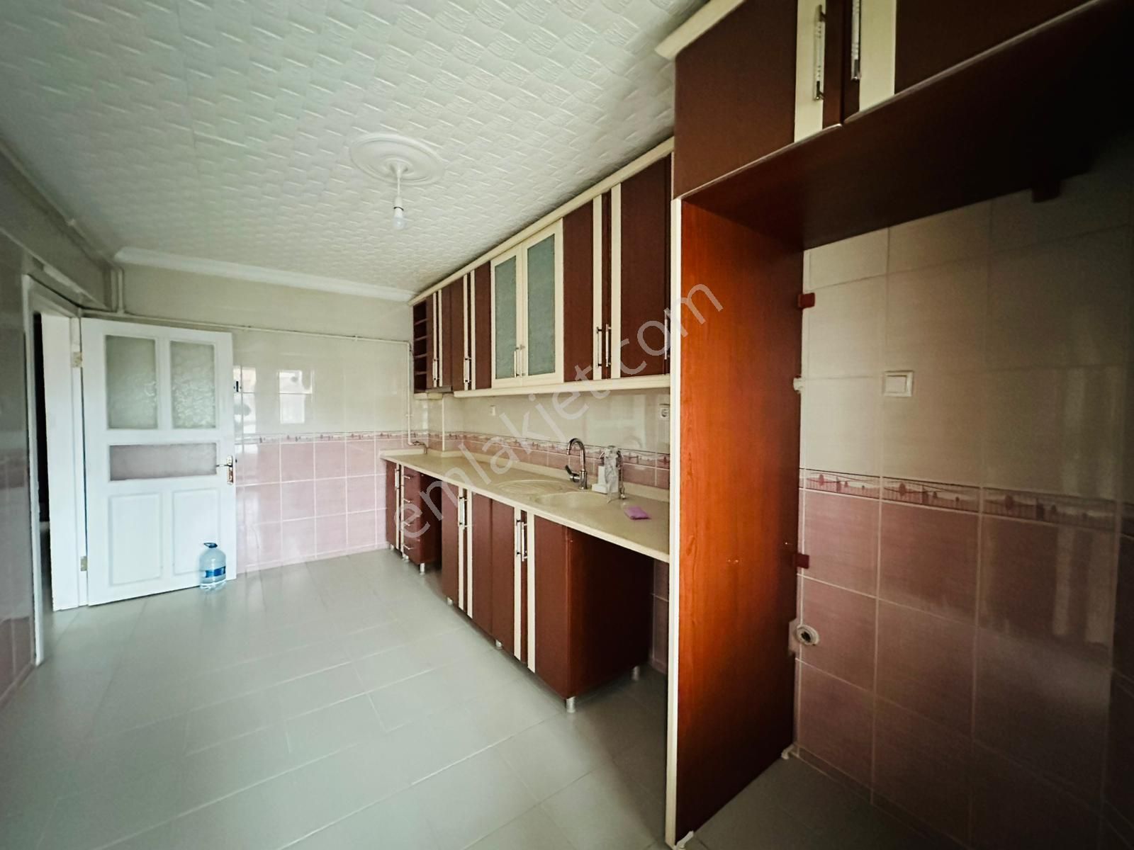 Hüseyingazi Göbekte 3+1 3.katta Satılık Fırsat Daire !! - Görsel 7