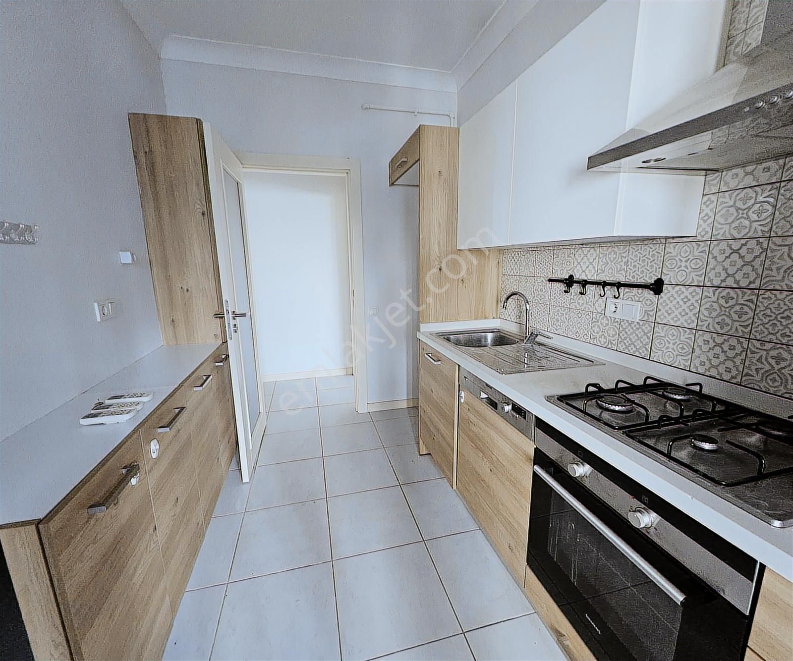 Suadiye'de 3+1 135 M² Bağdat Cad. 1 Dk Kombili Ara Katta - Görsel 21