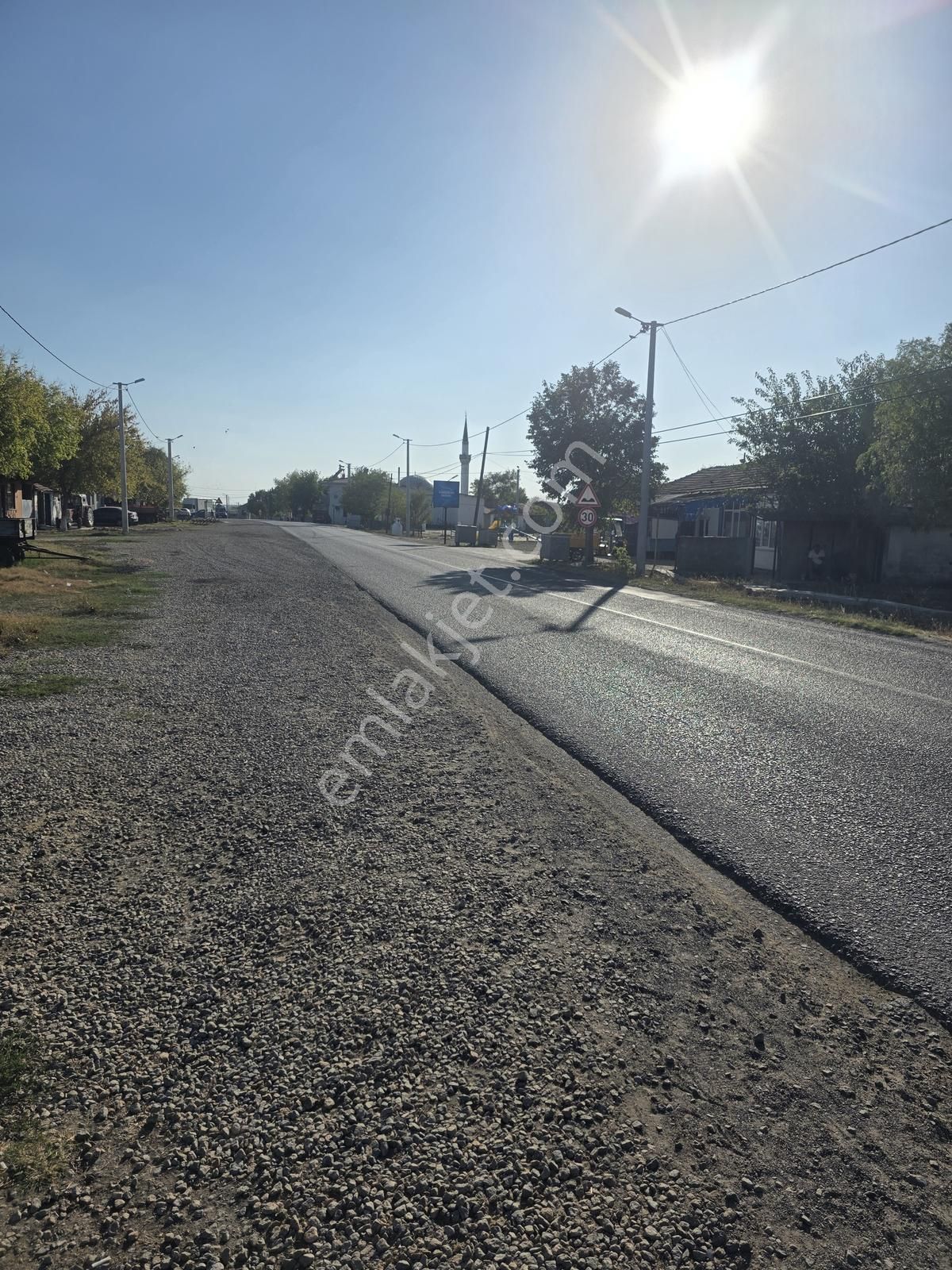 Mef E Yapı'dan Yukarısevindiklide Satılık Asfalt Cepheli Arsa - Görsel 2