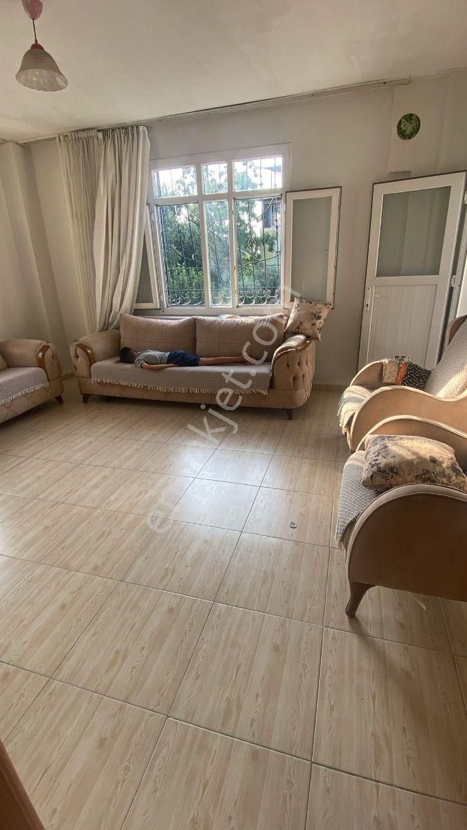 Çilem Gayrimenkul Den Acilll Satılık 3 Katlı Müstakil Ev