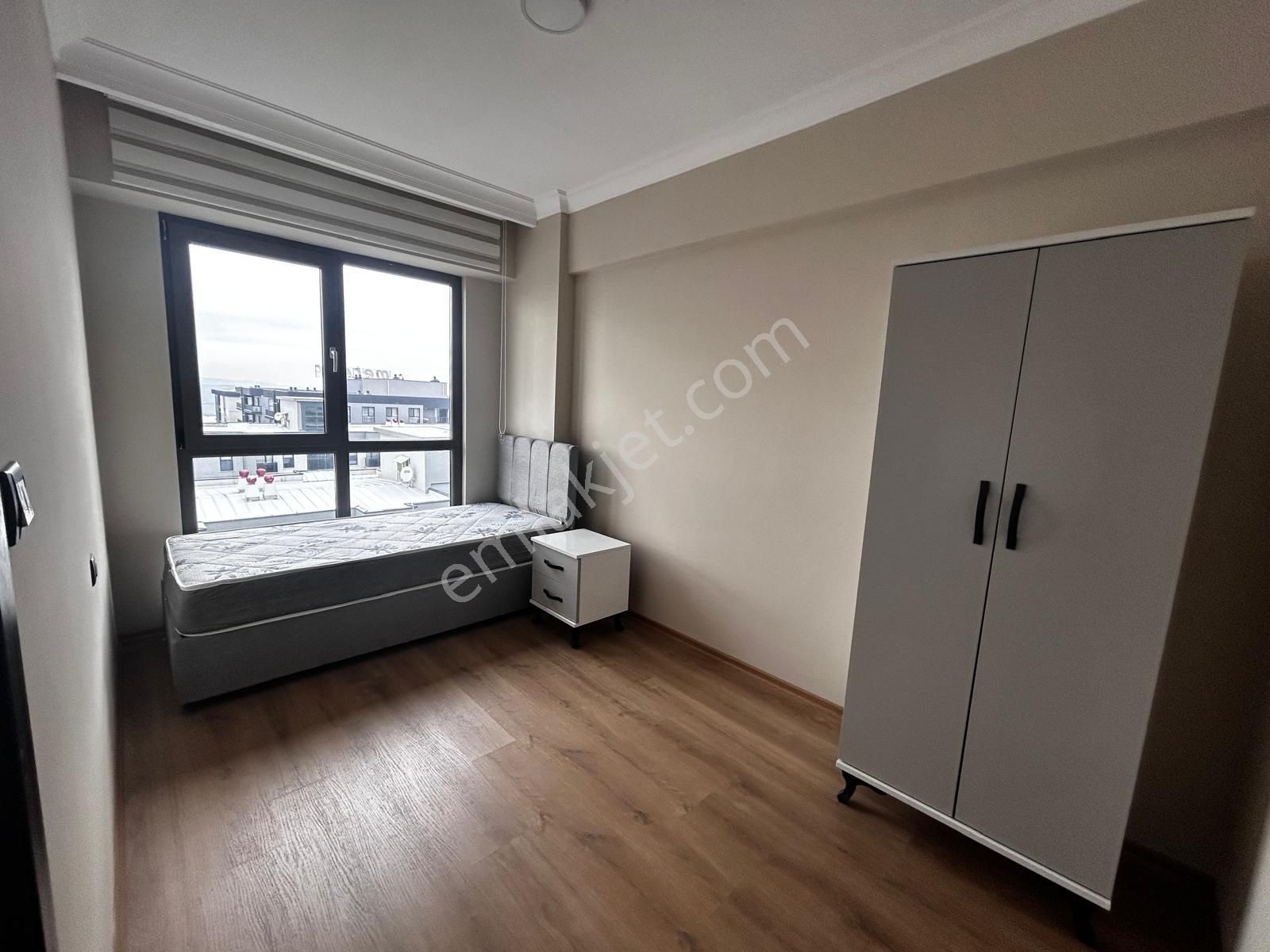 Koç Tepe Evlerinde Kiralık 2+1 Eşyalı Yola Cephe Daire - Görsel 14