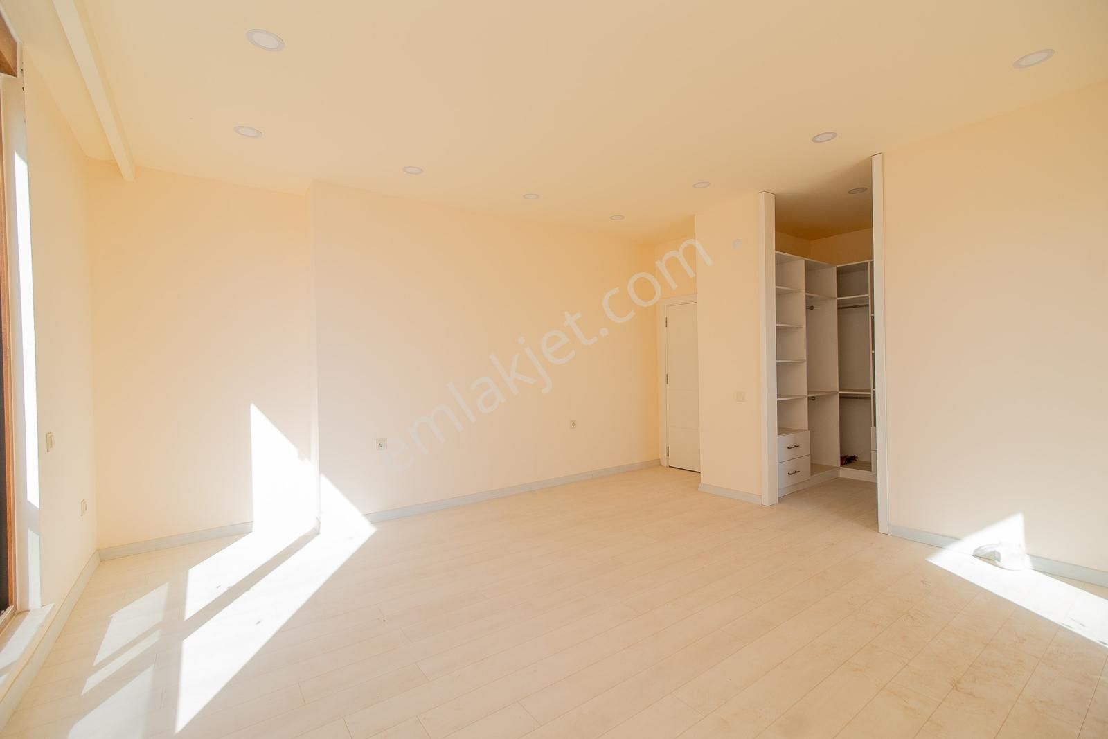 Döşemealtı Çıplaklıda Satılık 4+1 Villa - Görsel 18