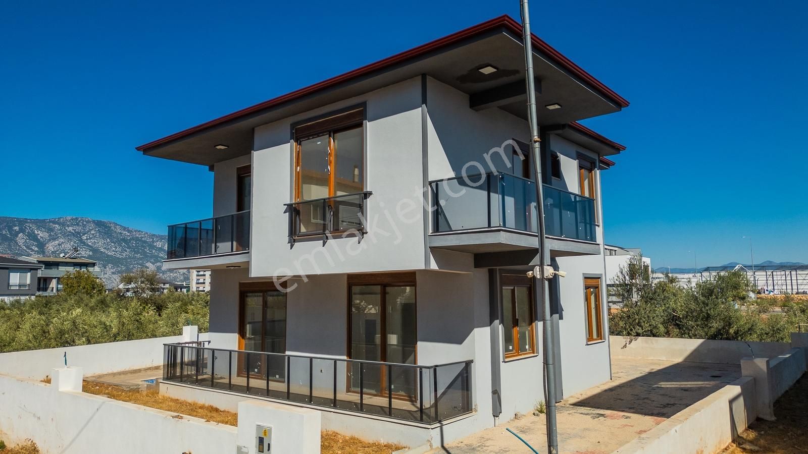 Döşemealtı Çıplaklıda Satılık 4+1 Villa - Görsel 2