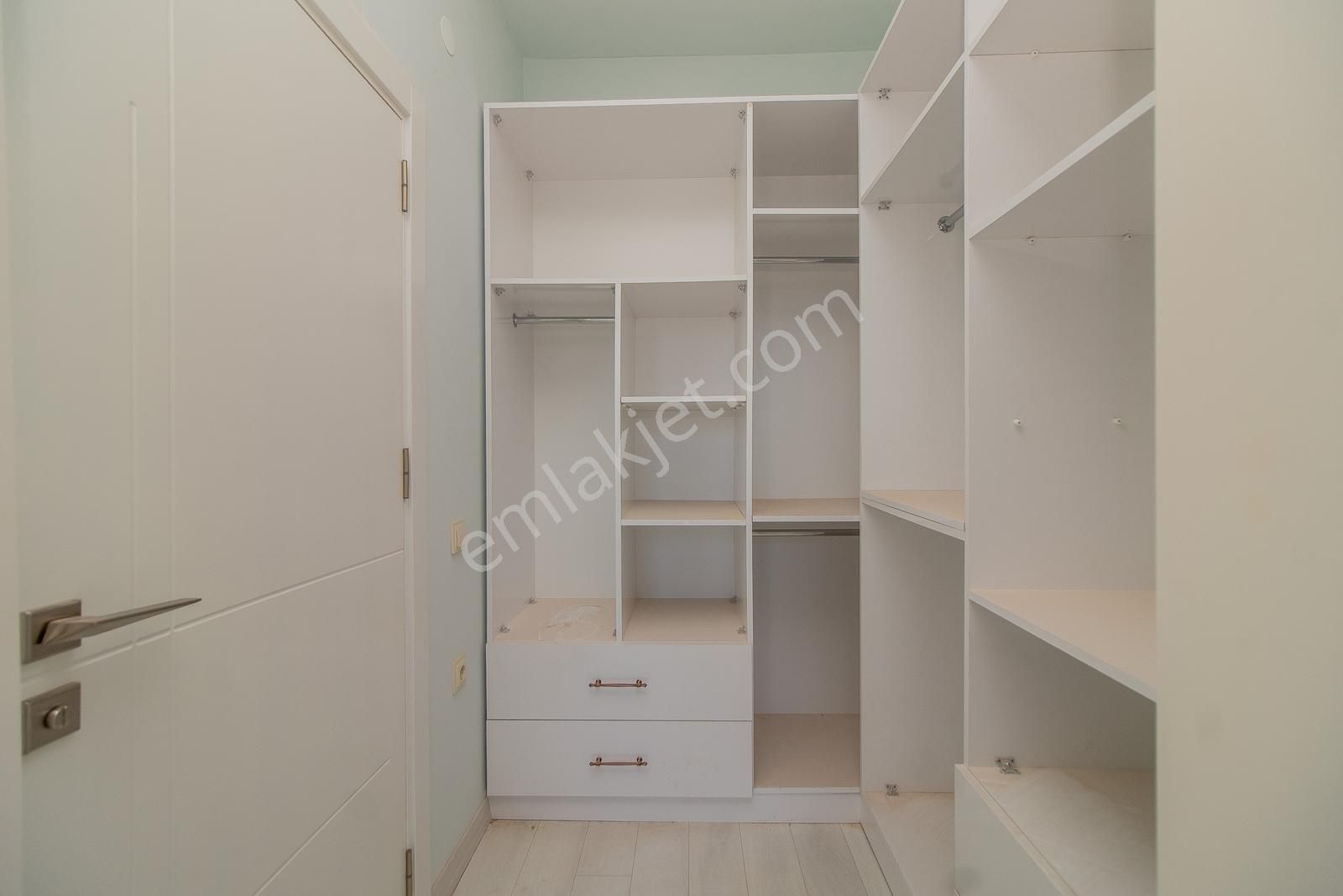 Döşemealtı Çıplaklıda Satılık 4+1 Villa - Görsel 15