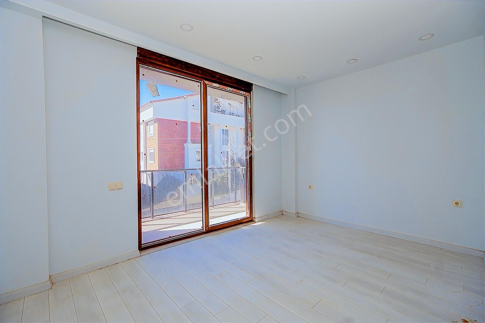 Döşemealtı Çıplaklıda Satılık 4+1 Villa - Görsel 14