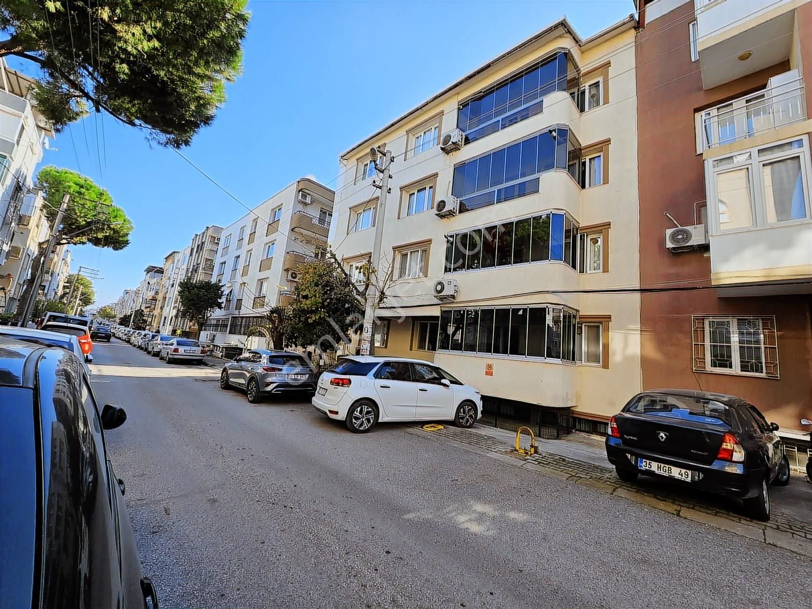 Buca Yiğitler Mh 3+1 125 M2 Ara Kat Doğal Gazlı Kiralık Daire