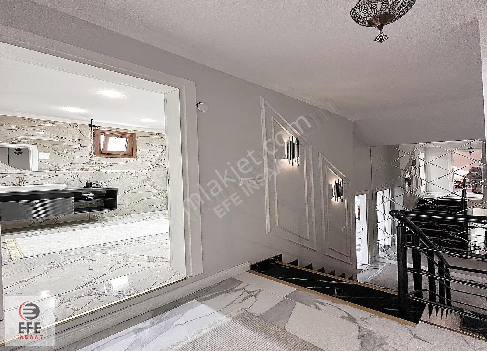 Lüks Dekorlu Site İçinde Deniz Manzaralı Müstakil Villa - Görsel 16