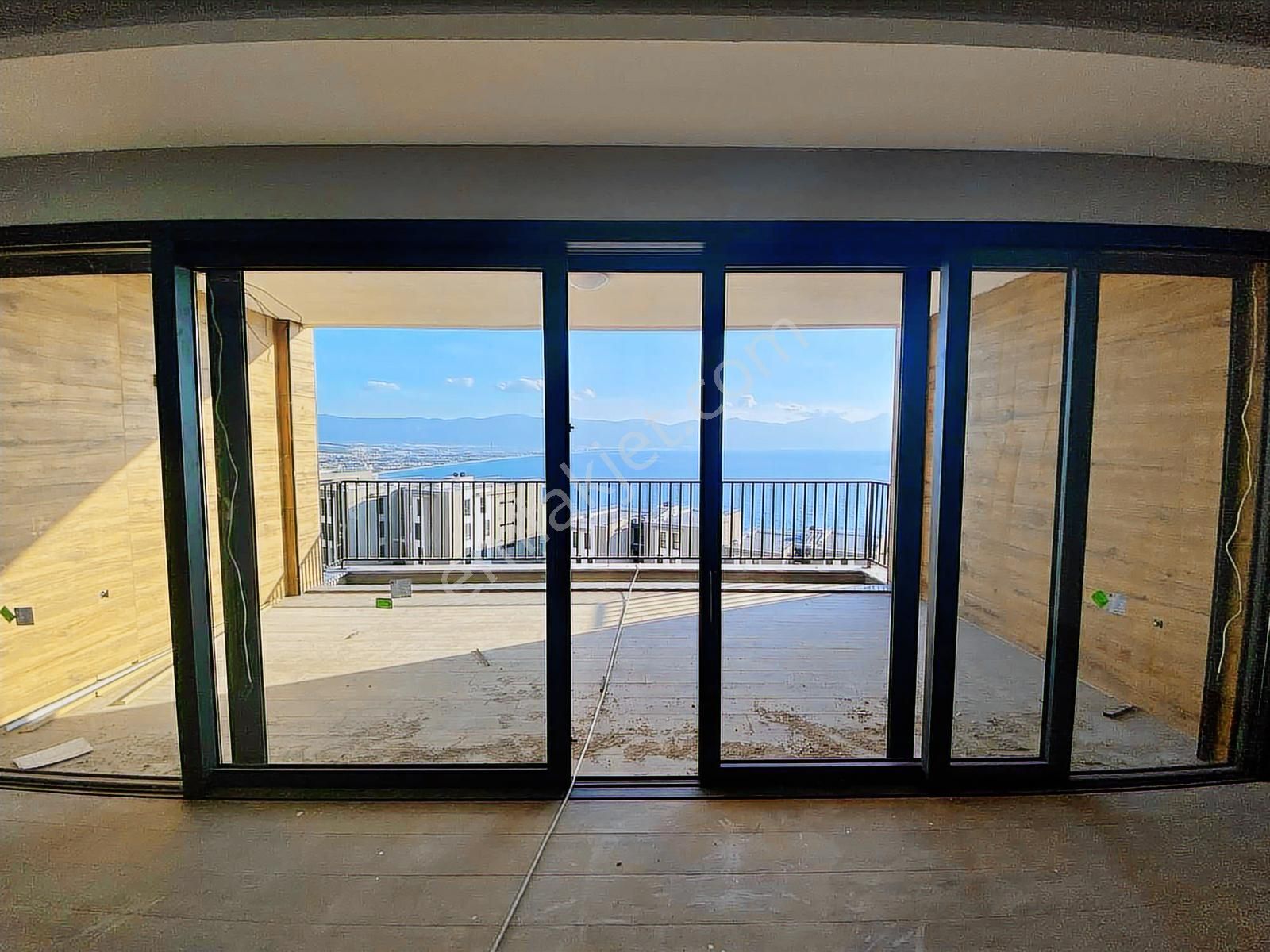 Kuşadası Panoramik Deniz Manzaralı Satılık 3+1 Lüks Daire - Görsel 12