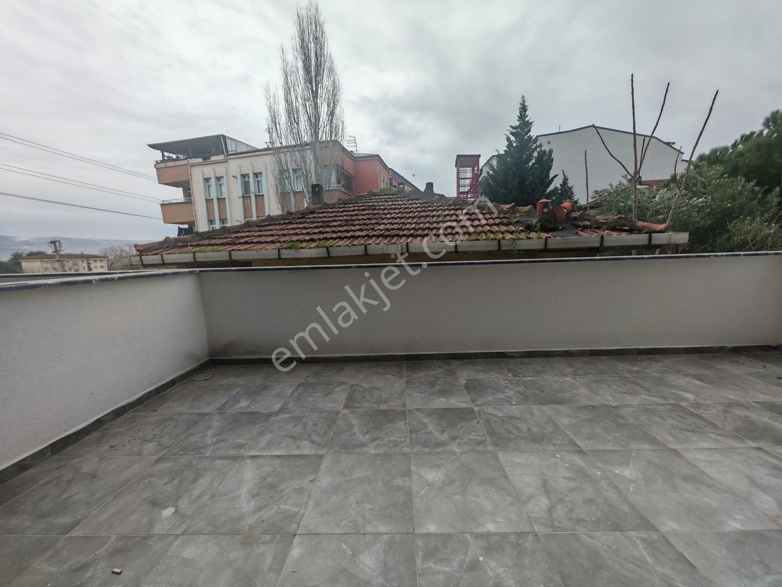 Derince Çenedağ'da Merkezi Konumda Kiralık Home Ofis - Görsel 32