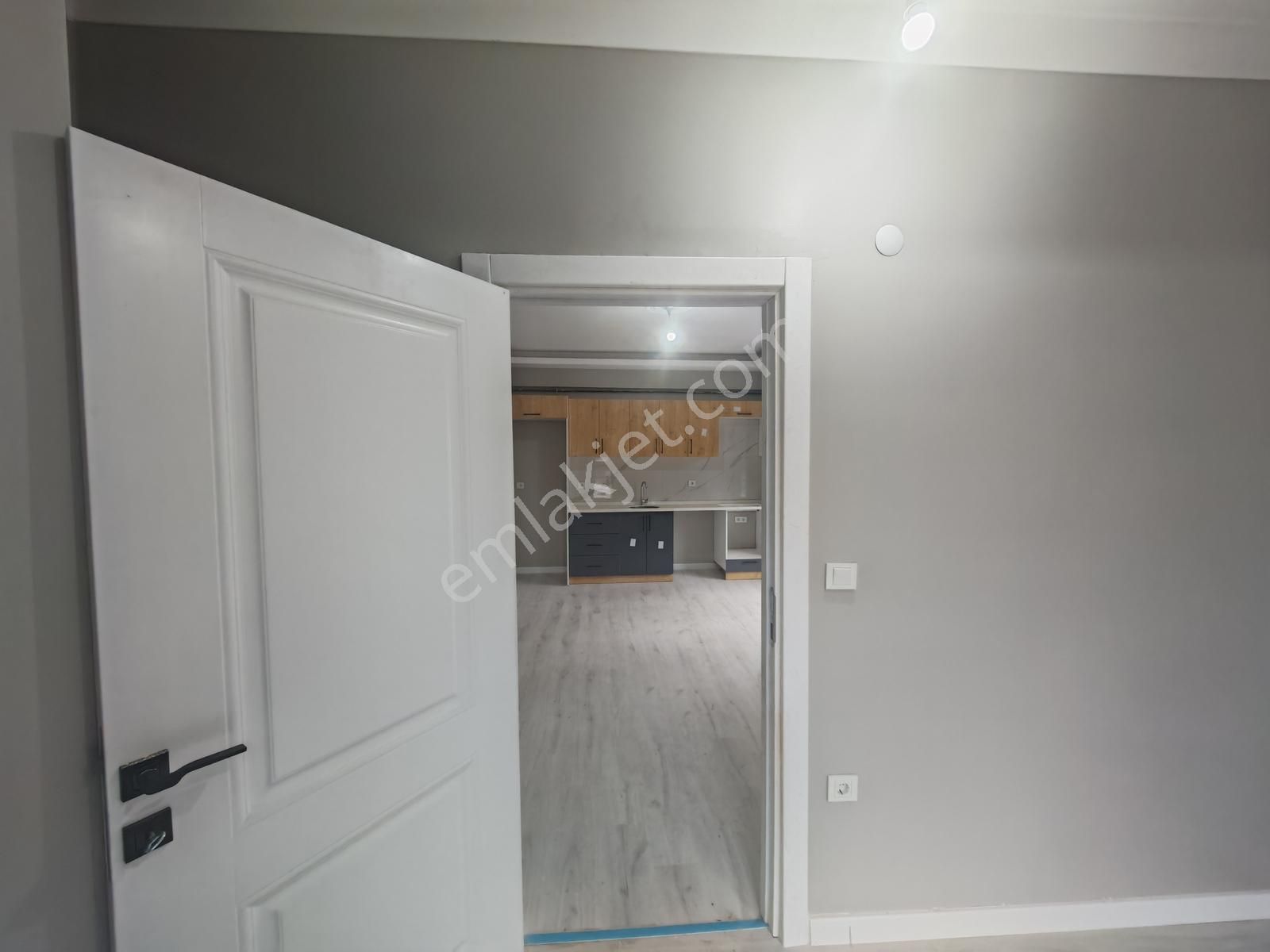 Derince Çenedağ'da Merkezi Konumda Kiralık Home Ofis - Görsel 15