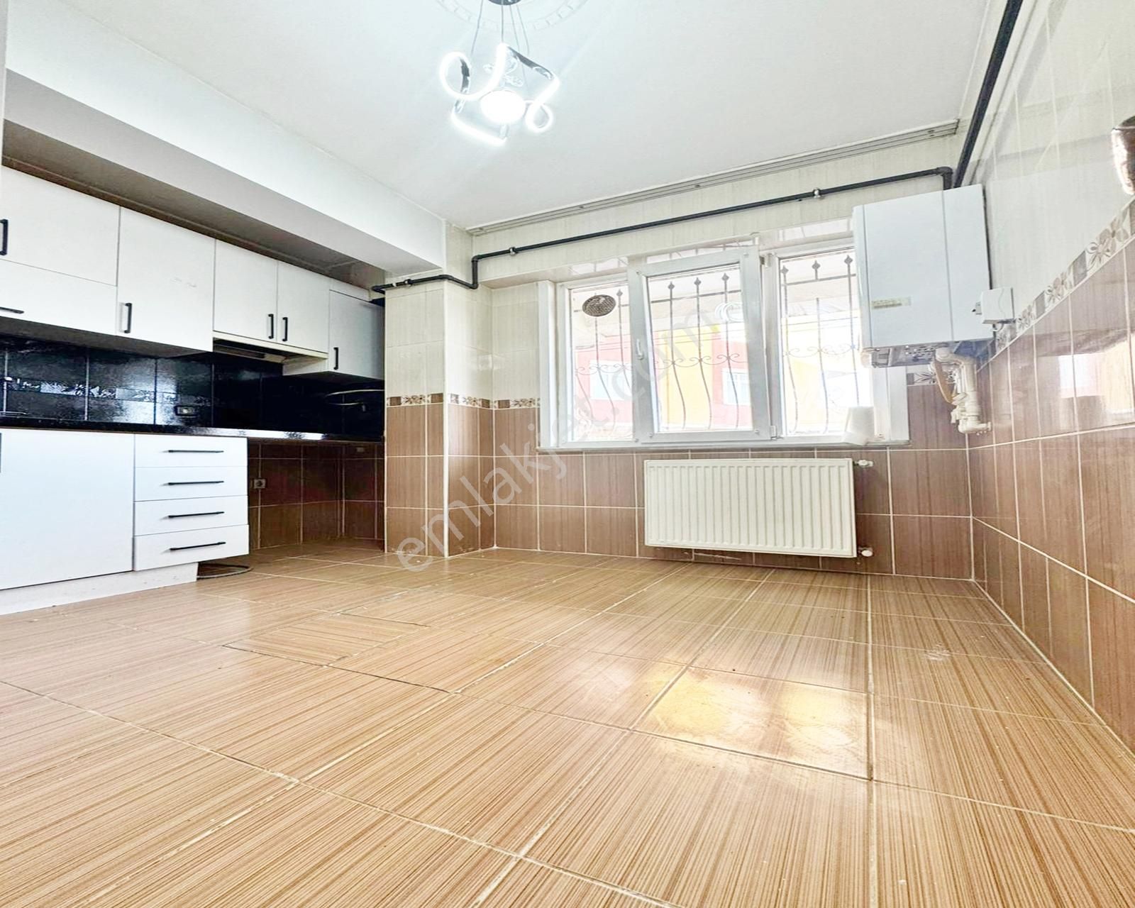 Kıraç Osmangazi Mah. Yüksek Giriş 1+1 Geniş Daire 2.040.000 Tl