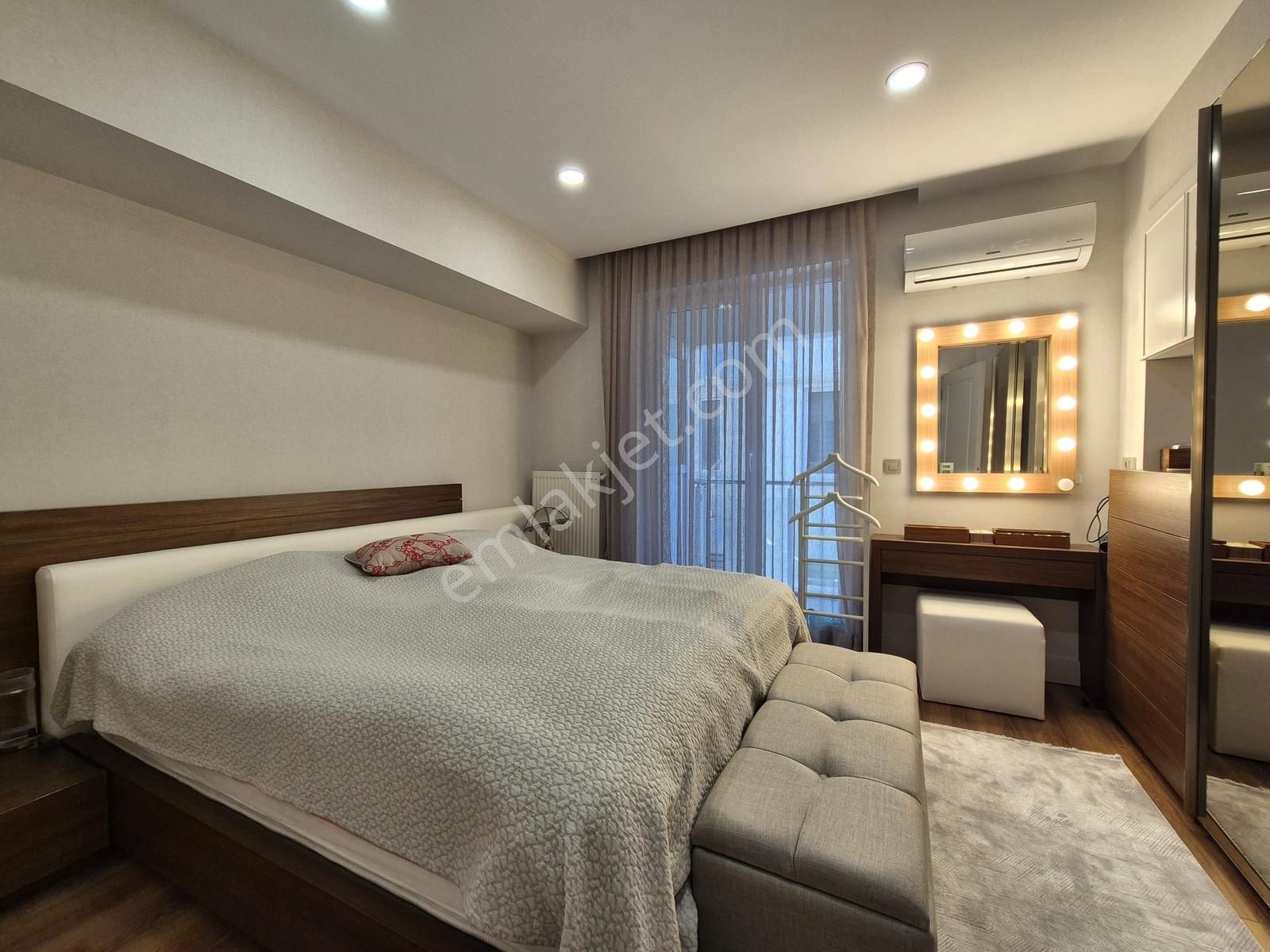 Konyaaltı Cadde'sinde Lüks Prestijli İçi Yeniden Yapılmış Daire - Görsel 18