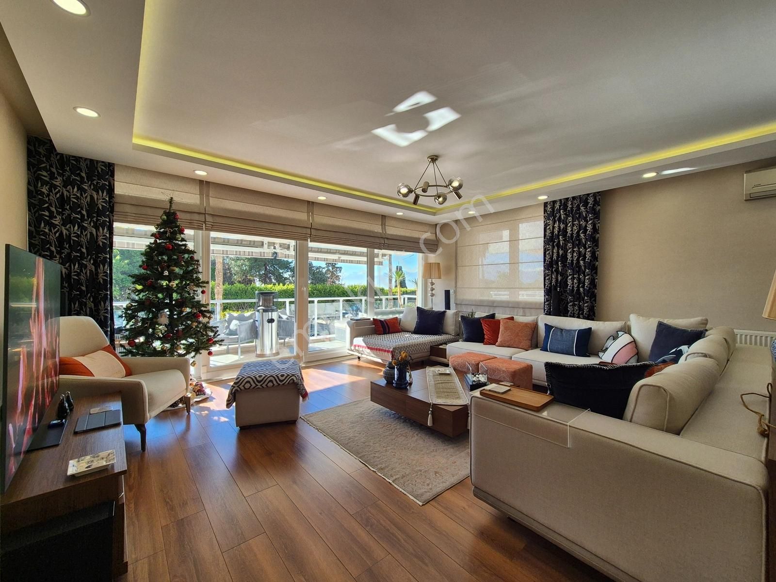Konyaaltı Cadde'sinde Lüks Prestijli İçi Yeniden Yapılmış Daire - Görsel 29
