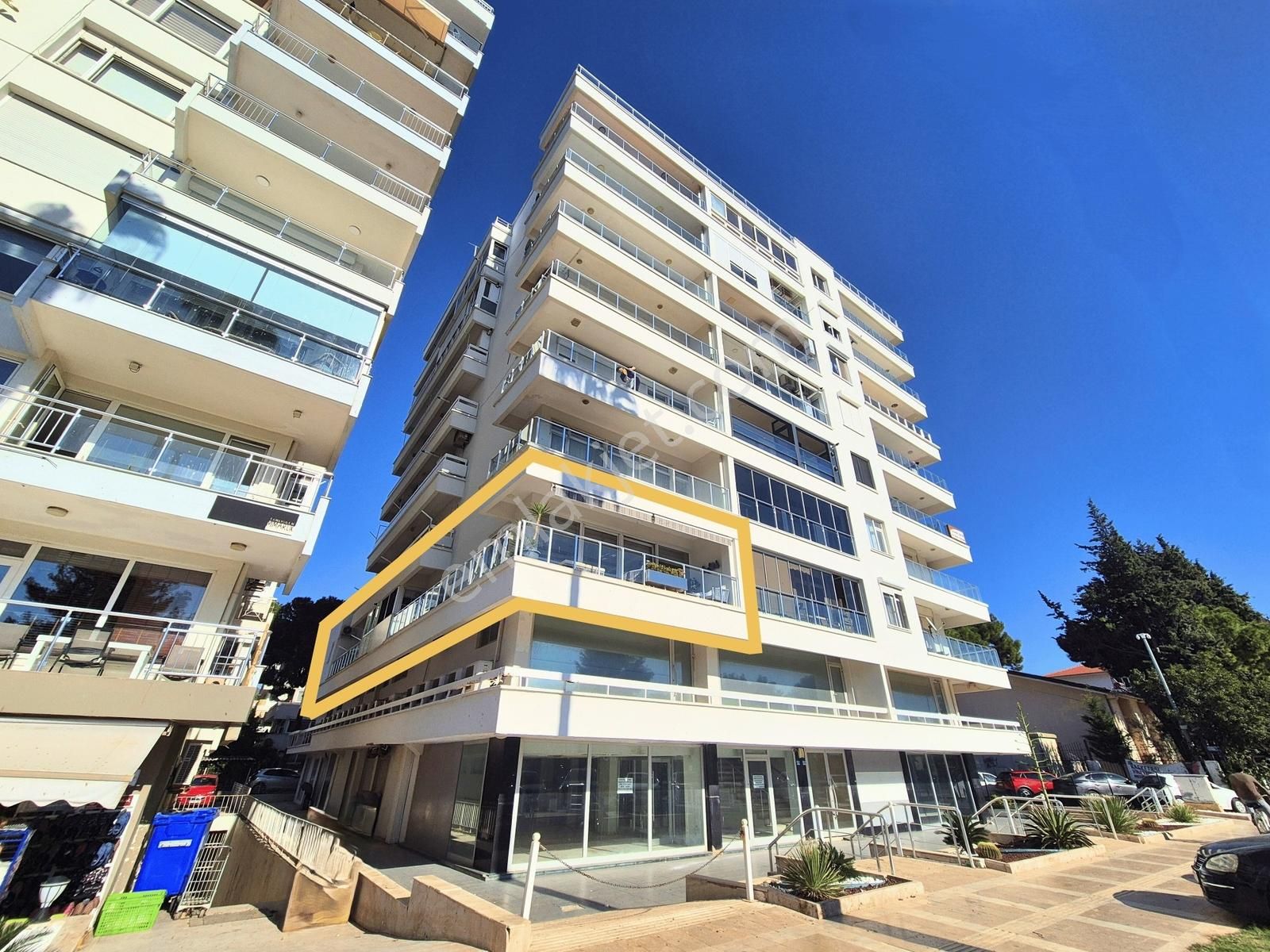Konyaaltı Cadde'sinde Lüks Prestijli İçi Yeniden Yapılmış Daire