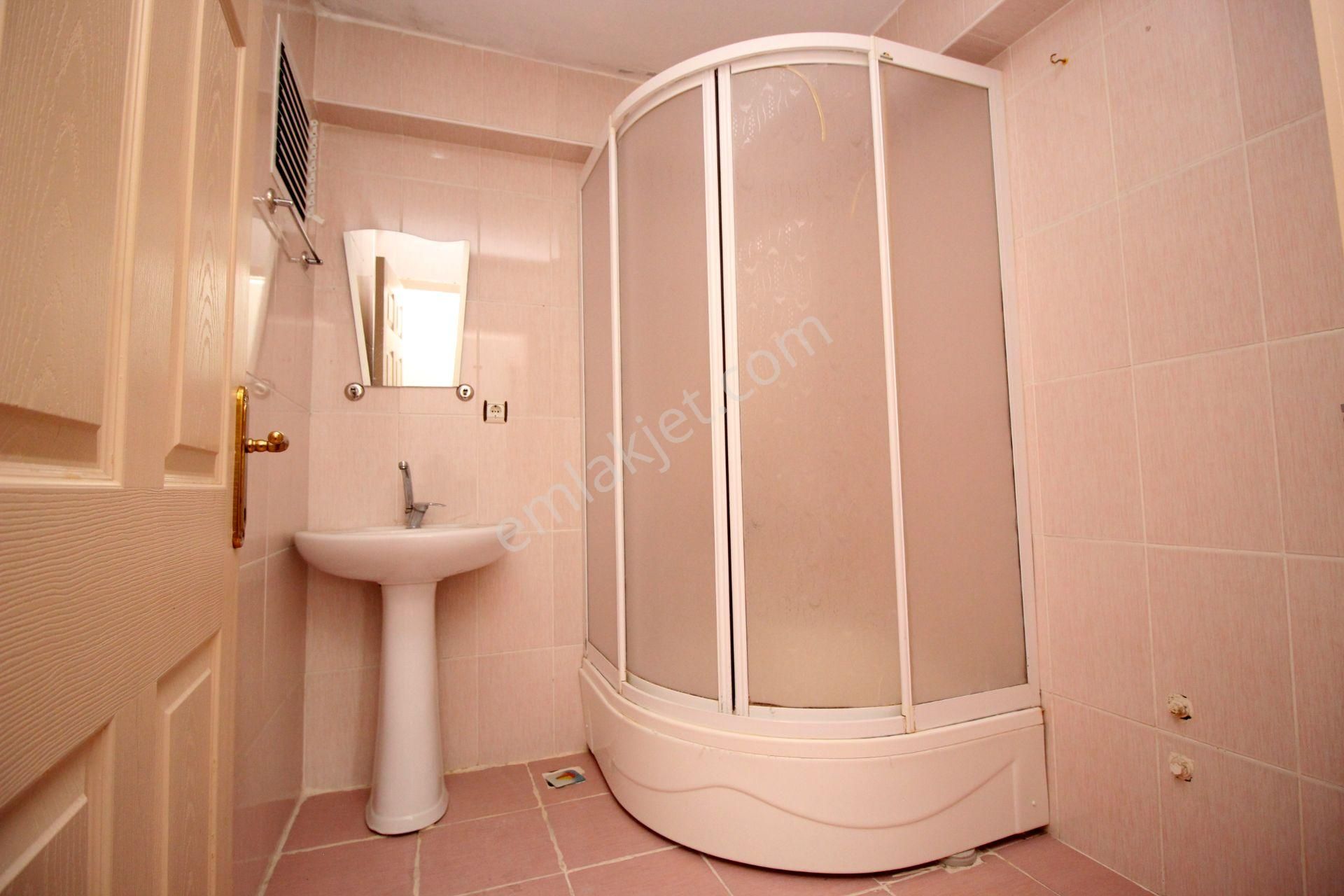 Emre Emlak'tan Topçu'da Arakat Ön Cephe Muhteşem Lokasyonda Kiralık 3+1 Daire - Görsel 19