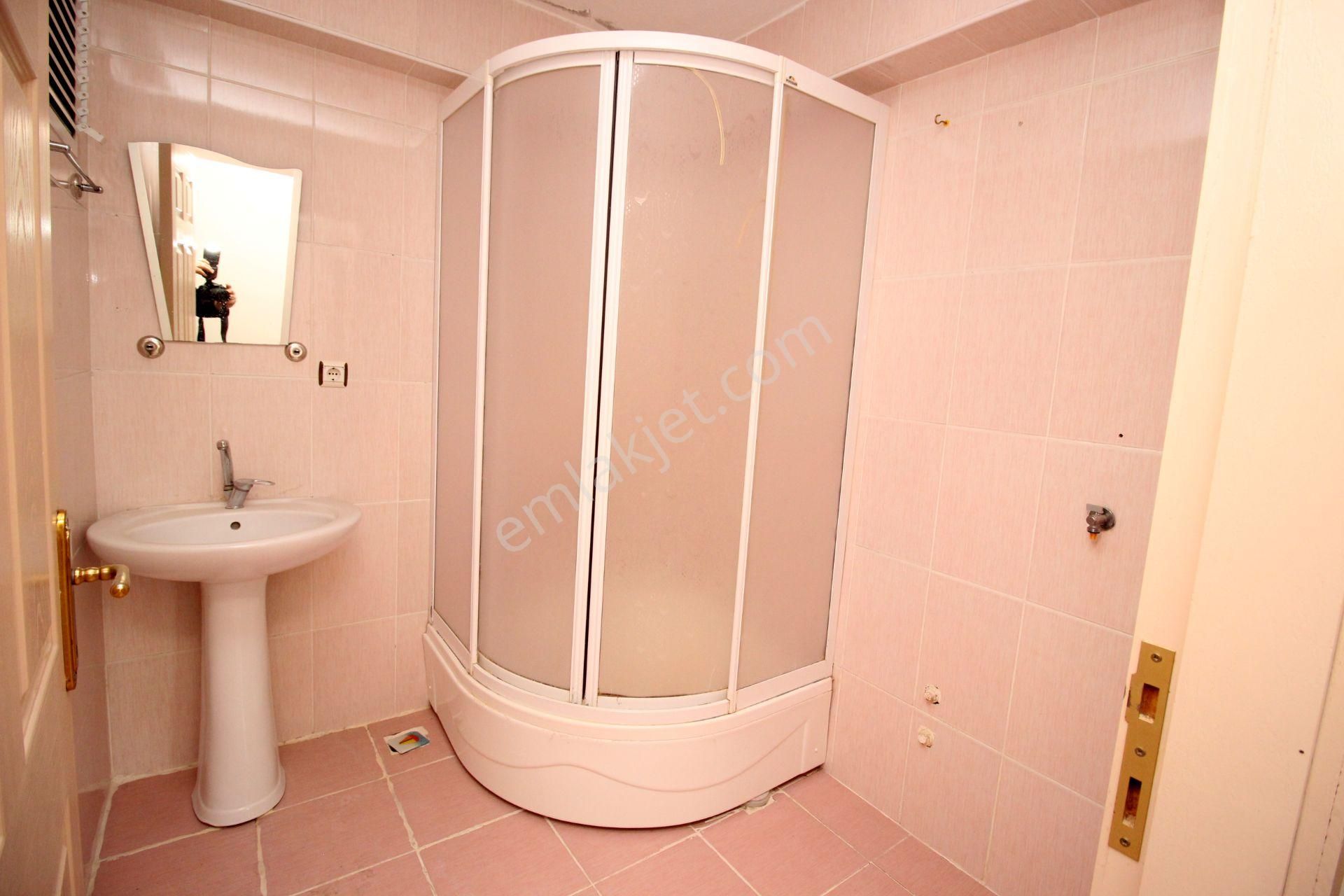 Emre Emlak'tan Topçu'da Arakat Ön Cephe Muhteşem Lokasyonda Kiralık 3+1 Daire - Görsel 18