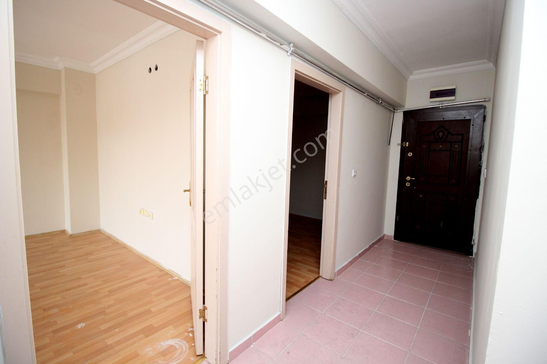 Emre Emlak'tan Topçu'da Arakat Ön Cephe Muhteşem Lokasyonda Kiralık 3+1 Daire - Görsel 21