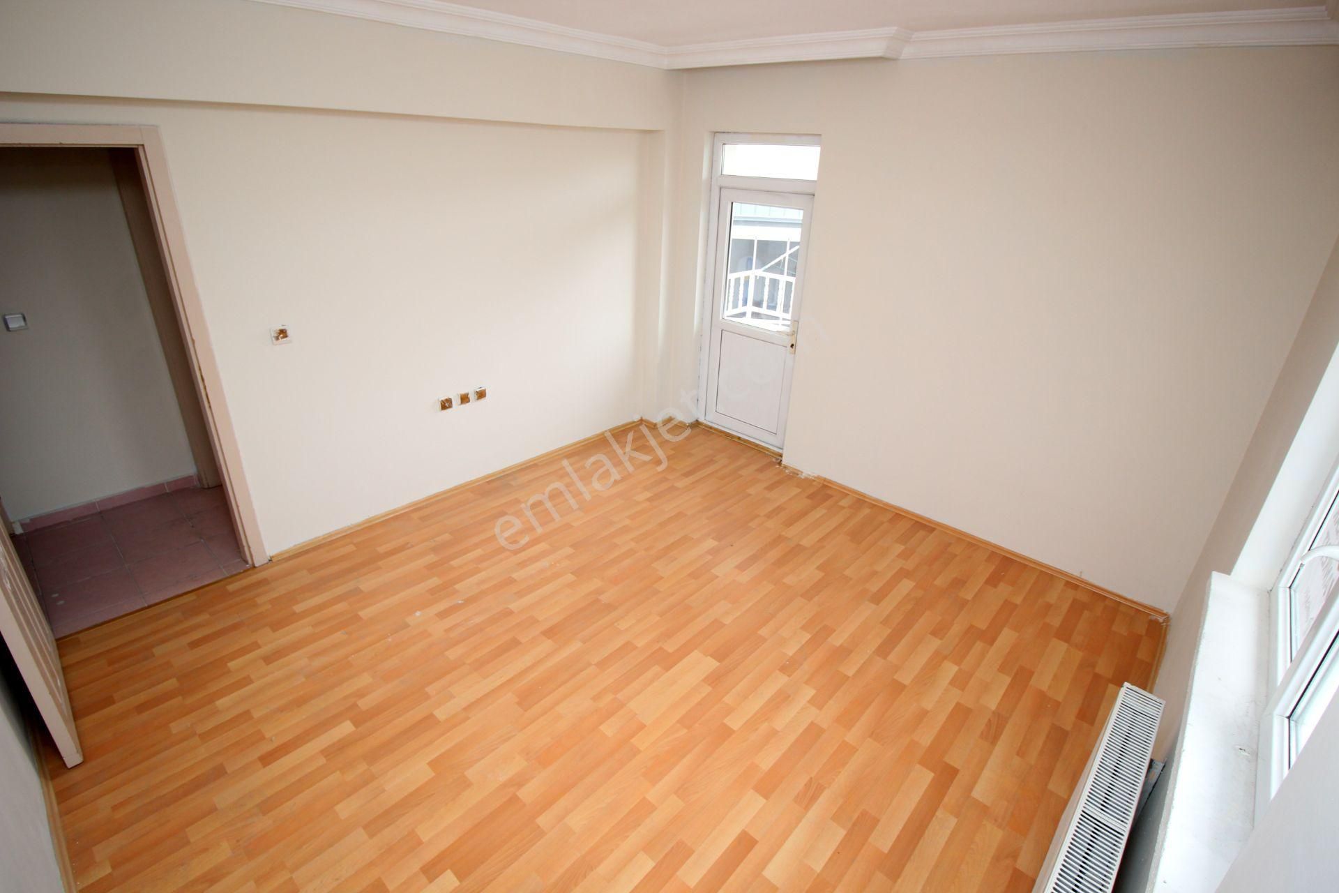 Emre Emlak'tan Topçu'da Arakat Ön Cephe Muhteşem Lokasyonda Kiralık 3+1 Daire - Görsel 12