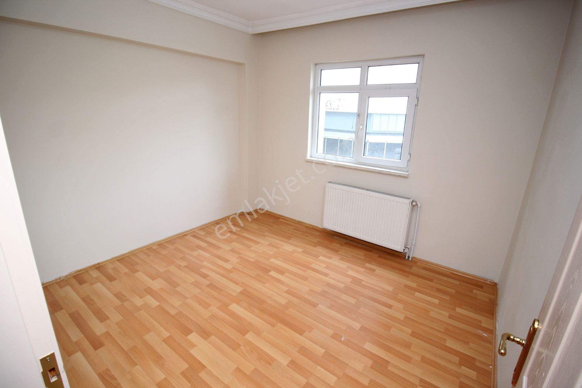 Emre Emlak'tan Topçu'da Arakat Ön Cephe Muhteşem Lokasyonda Kiralık 3+1 Daire - Görsel 15