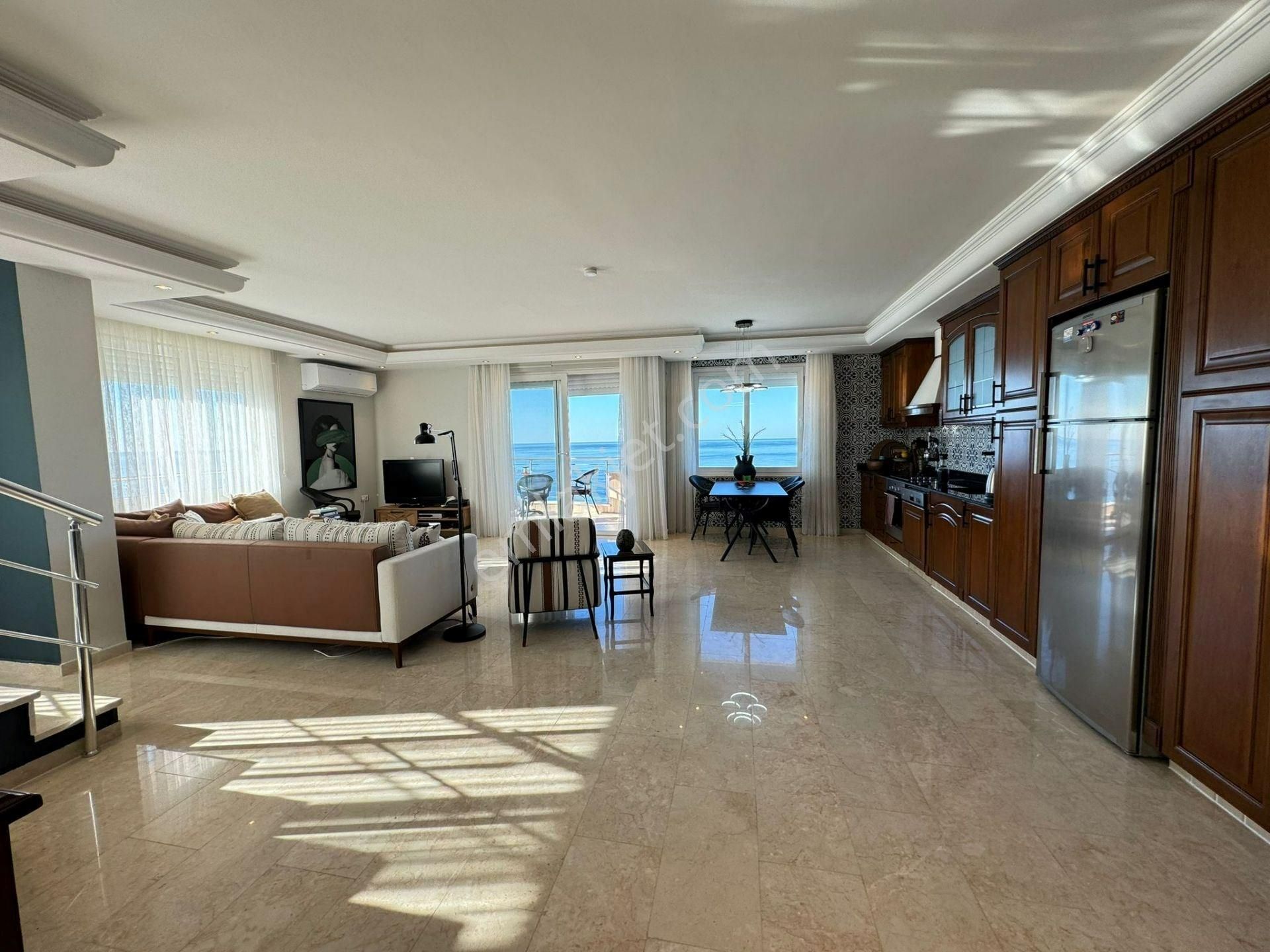 Alanya Mahmutlar’da Denize Sıfır, Panoramik Manzaralı Ultra Lüks 3+1 Dubleks - Görsel 3