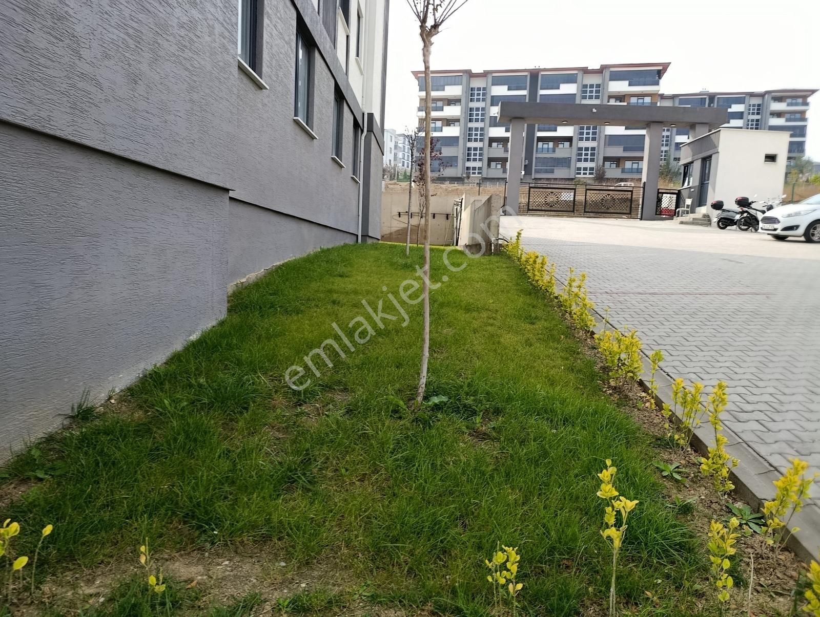 Kariyer Gmden İnegöl Alanyurtta Lüks Sitede 2+1 Kiralık Daire - Görsel 8