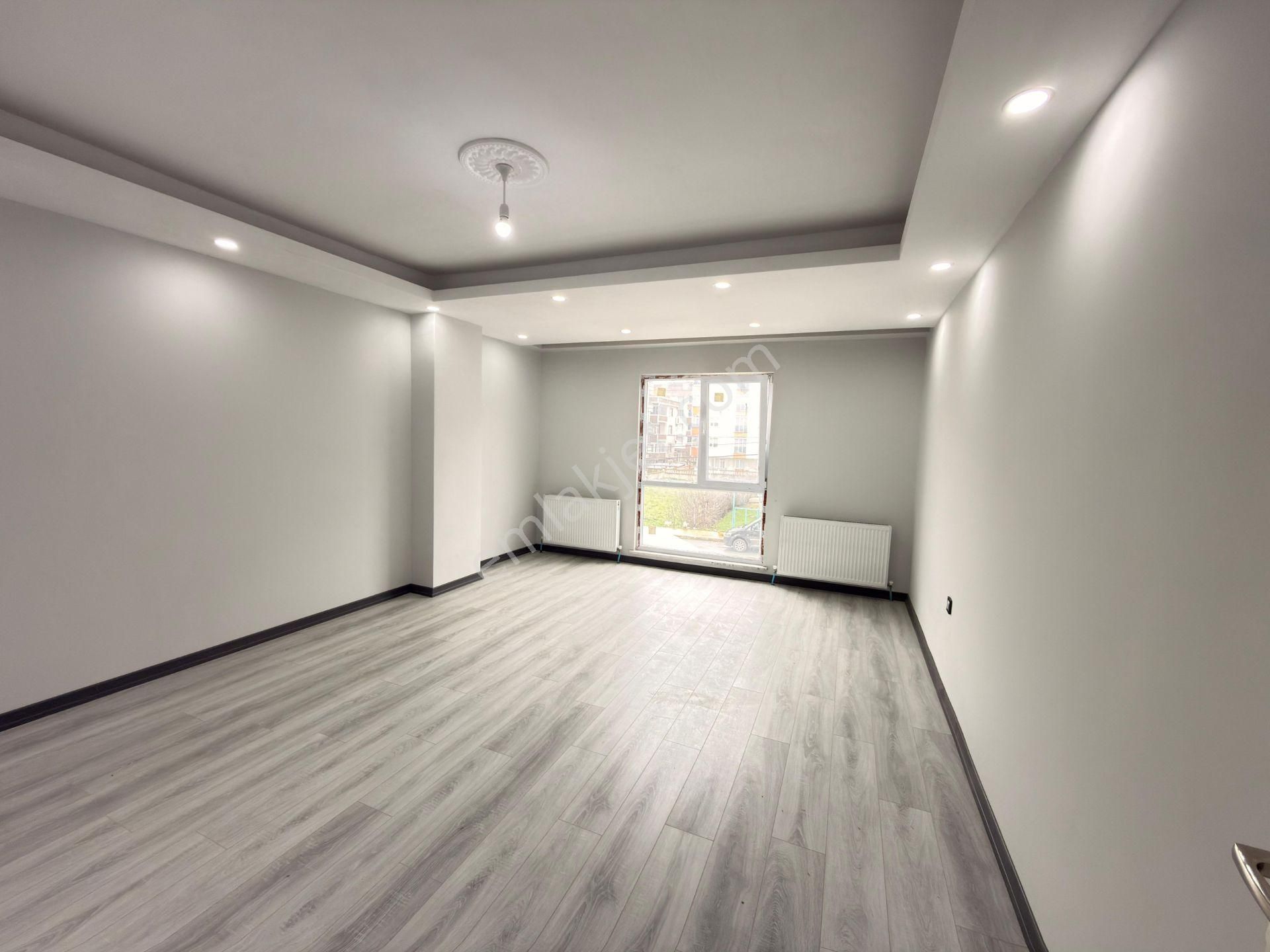 Güvenden Çarşı İçi İskanlı Ön Cephe 2+1 Satılık Daire