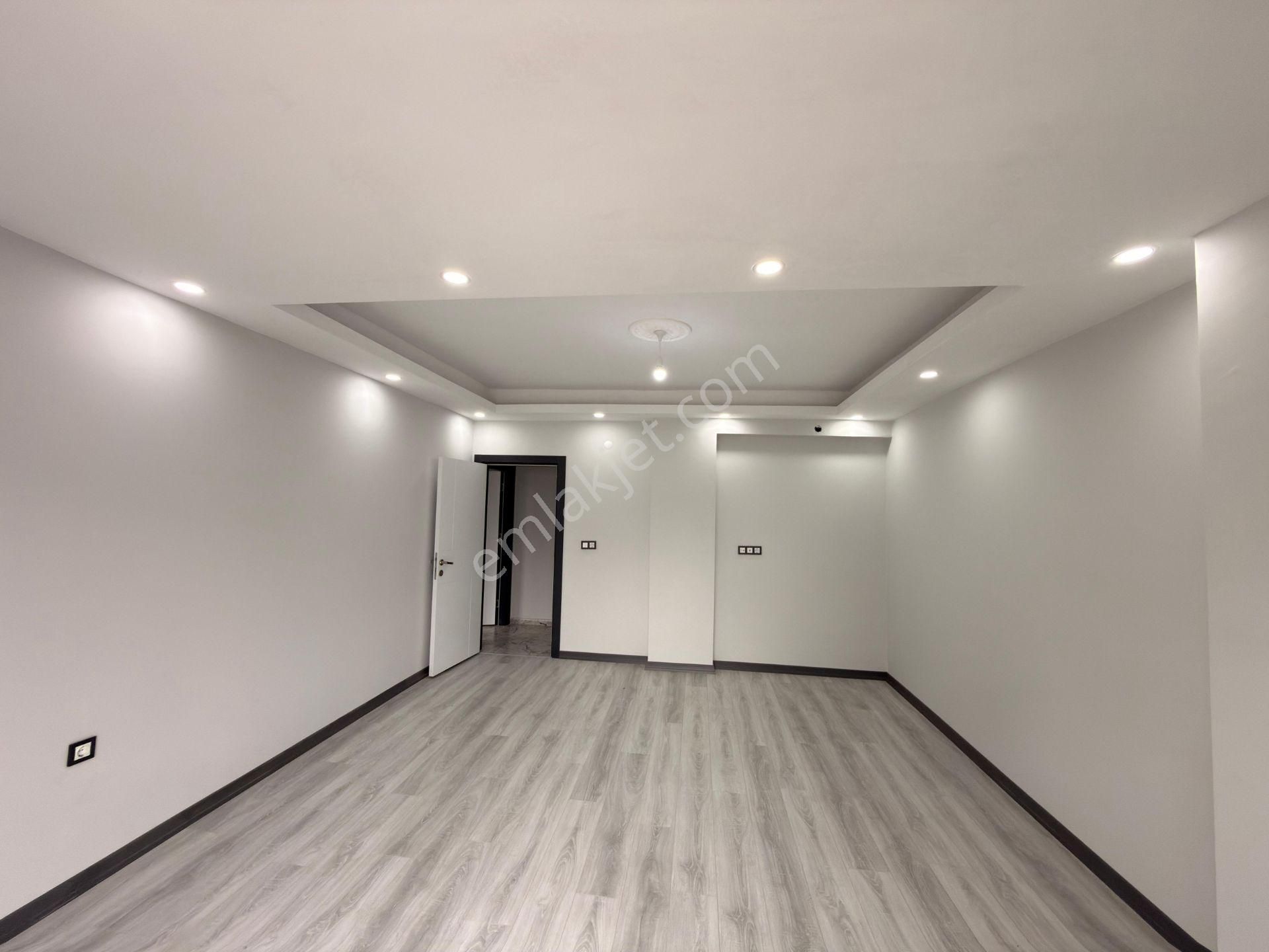 Güvenden Çarşı İçi İskanlı Ön Cephe 2+1 Satılık Daire - Görsel 4