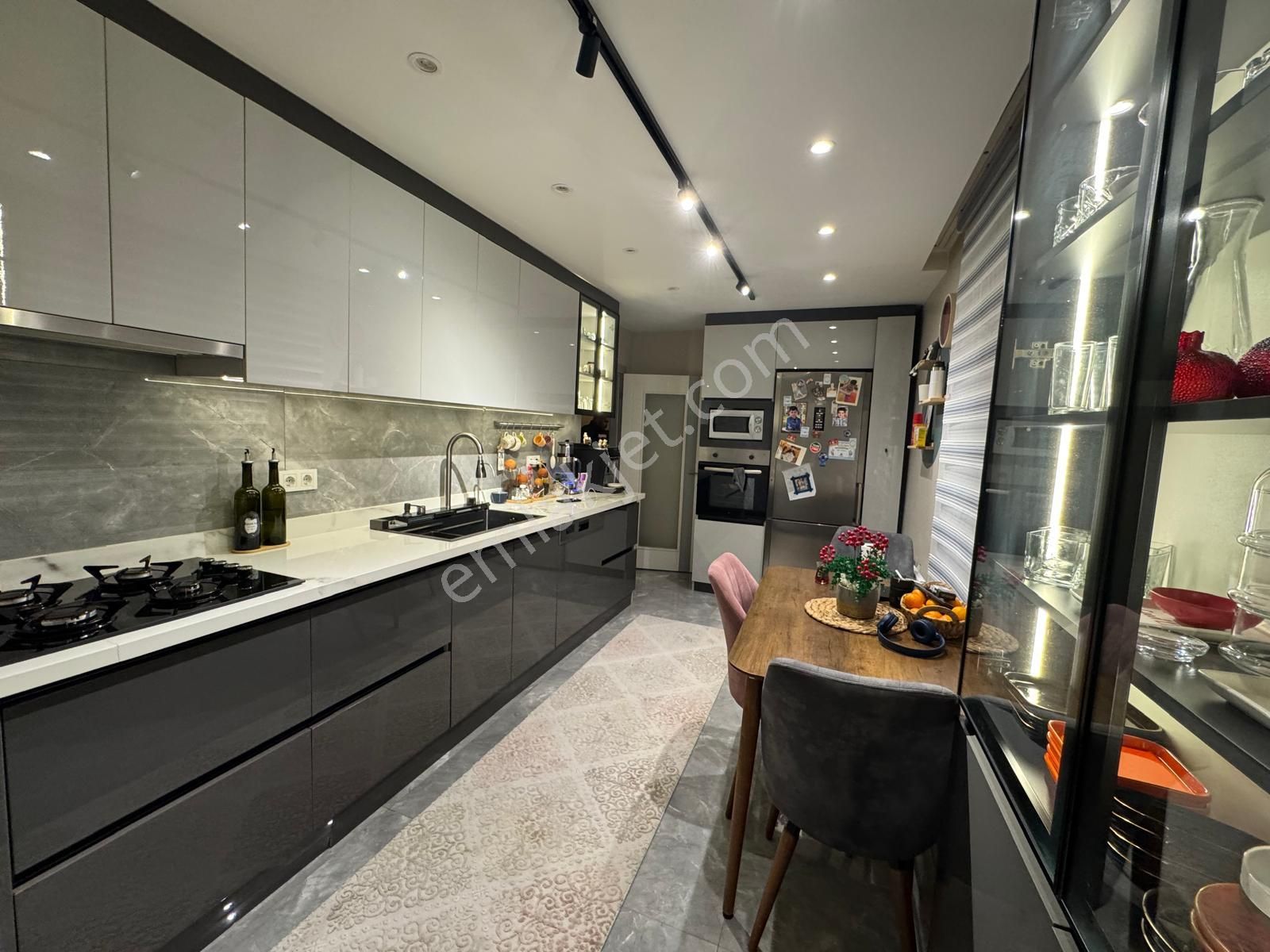 Plevne Mahallesinde 3+1 Harika Konumda Satılık Daire - Görsel 2