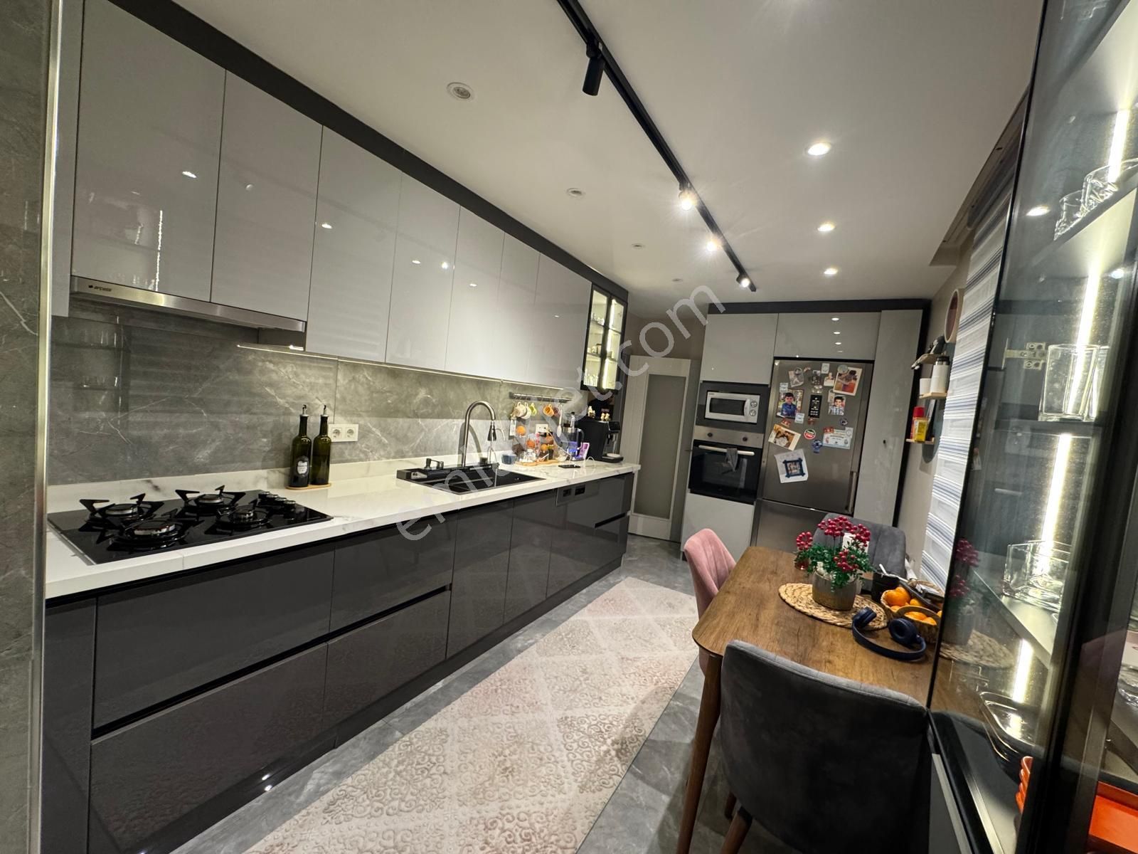 Plevne Mahallesinde 3+1 Harika Konumda Satılık Daire - Görsel 3