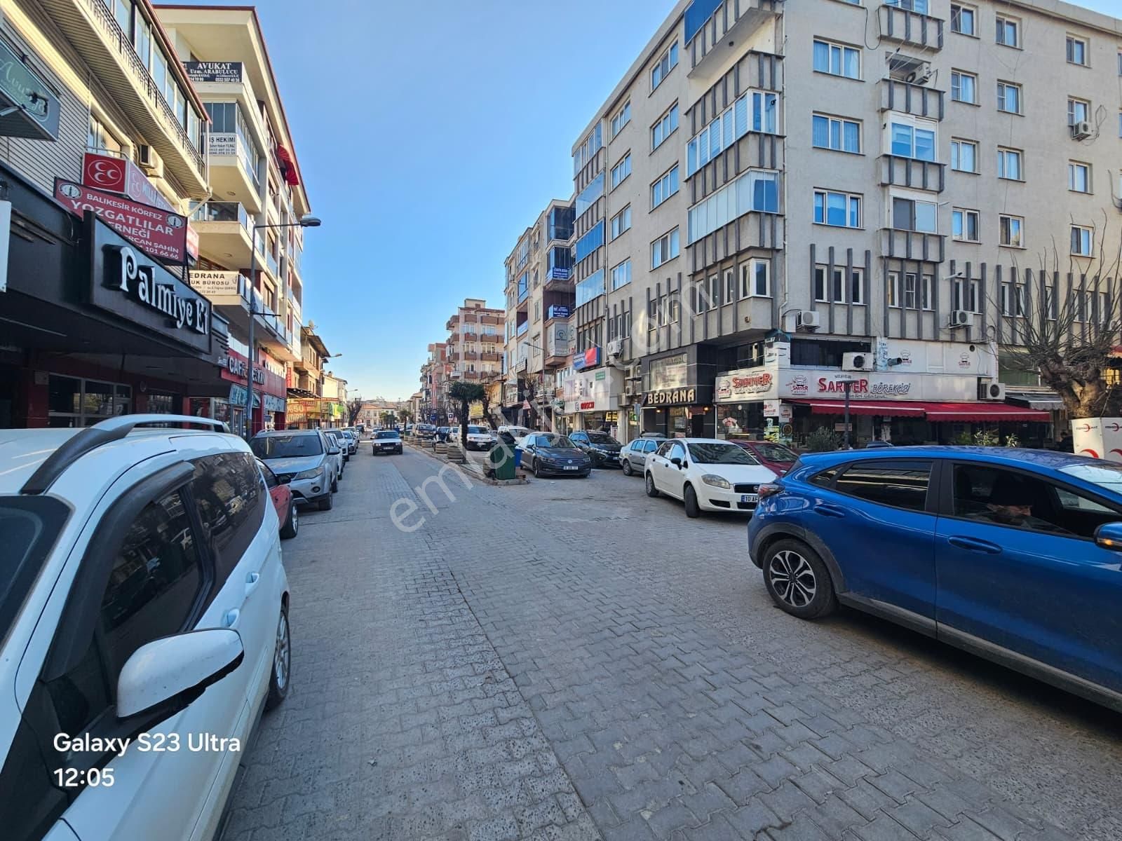 Eu Gayrimenkulden 1+1 Meydanda Ofis - Görsel 2