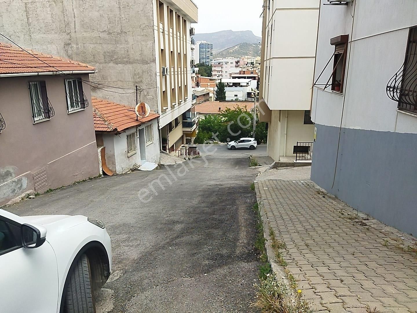 Bayraklı Gümüşpala Emek Mahallesinde Satılık 2+1 Daire - Görsel 3