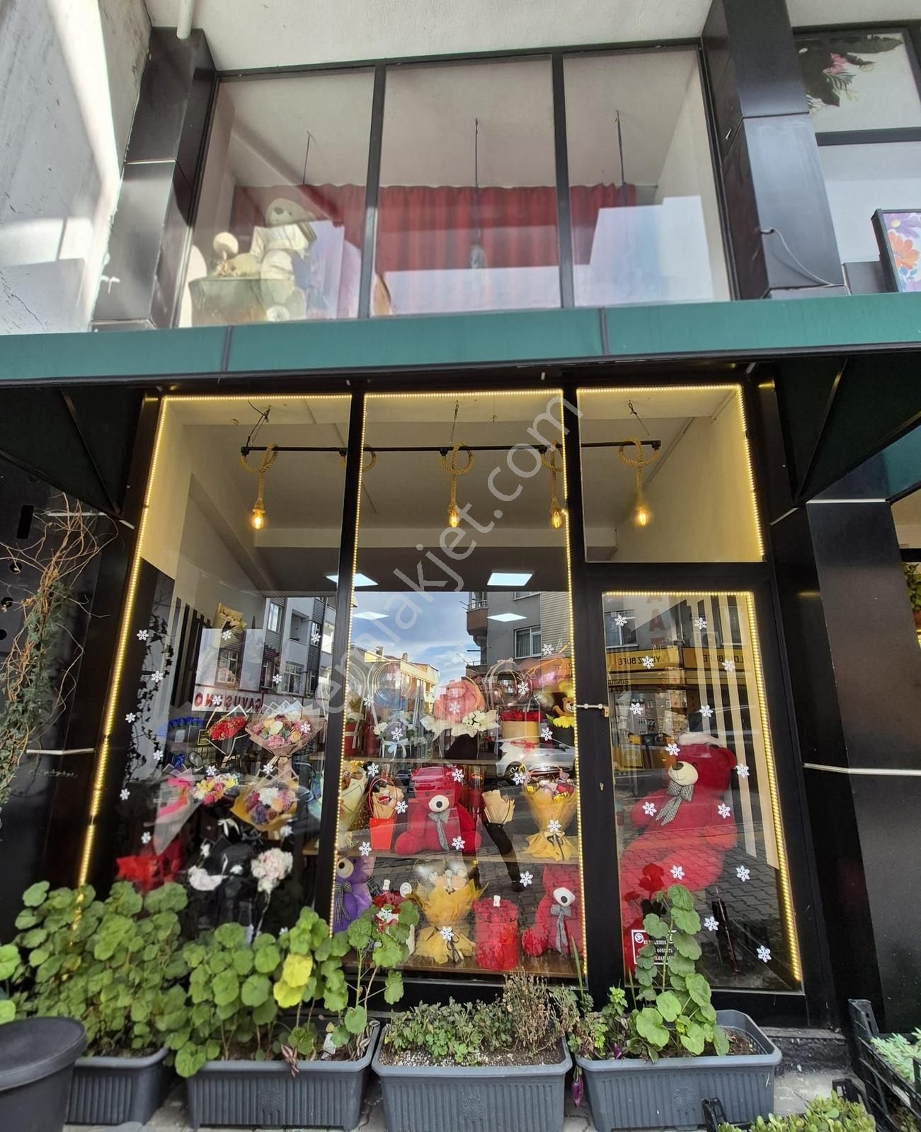 Cengiz Topel Caddesi Üzerinde Satılık 92 M2 Asma Katlı İşyeri