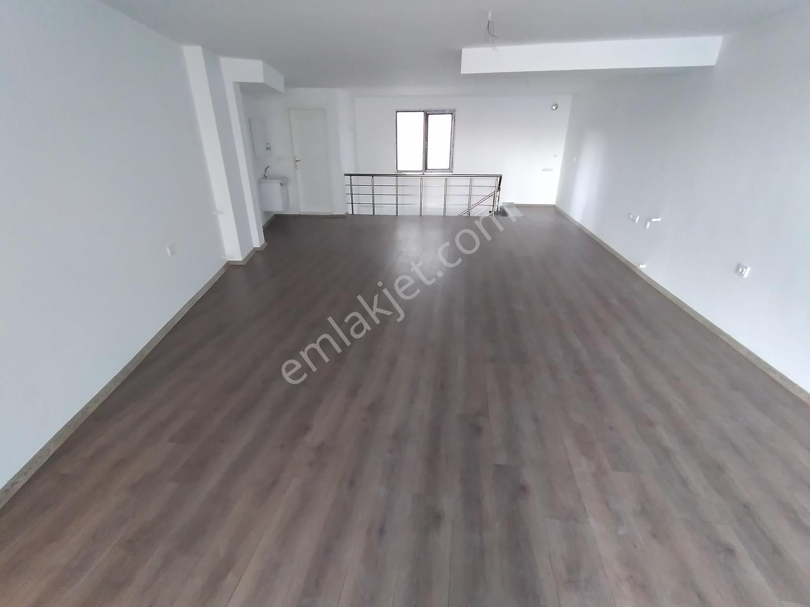 Cengiz Topel Caddesi Üzerinde Satılık 92 M2 Asma Katlı İşyeri - Görsel 2