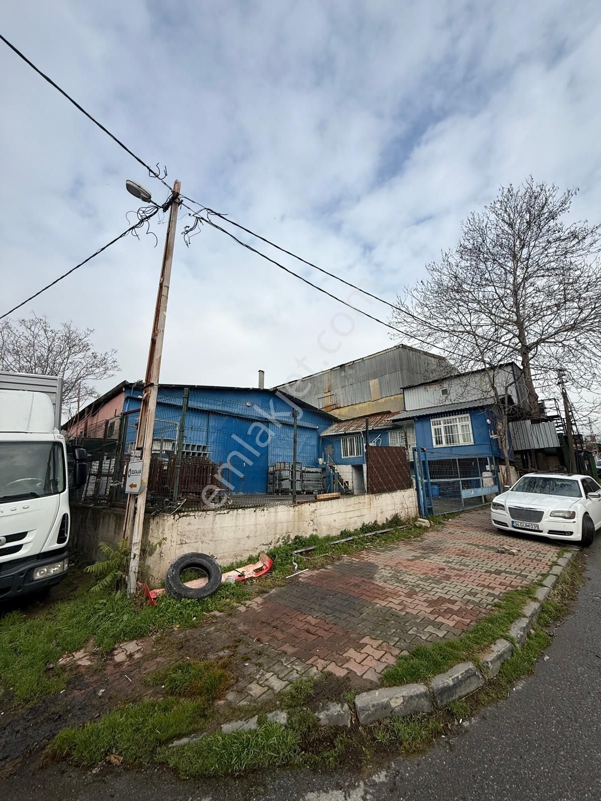 Maltepe Zümrütevlerde 560 M2 Ticari Ve Konut İmarlı Satılık Arsa