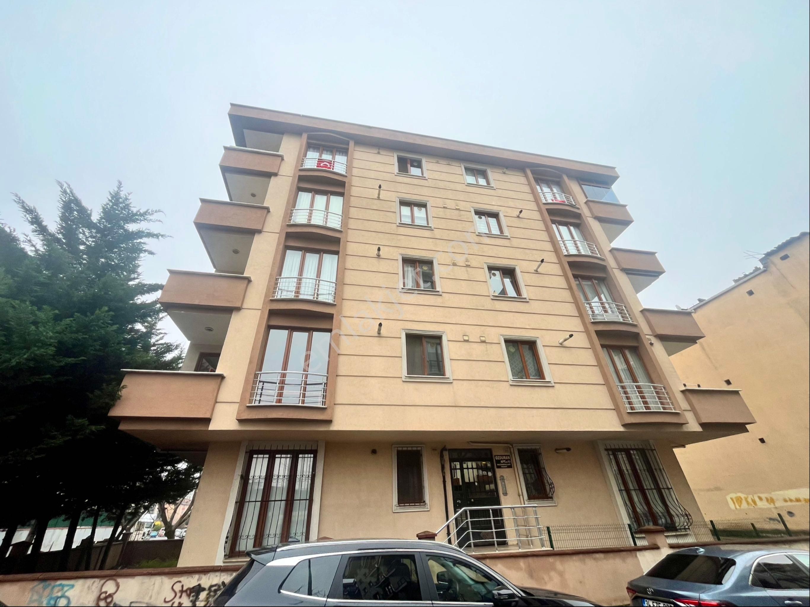 Çekmeköy Aydınlar Mh. Kiralık 2+1 Arakat Daire