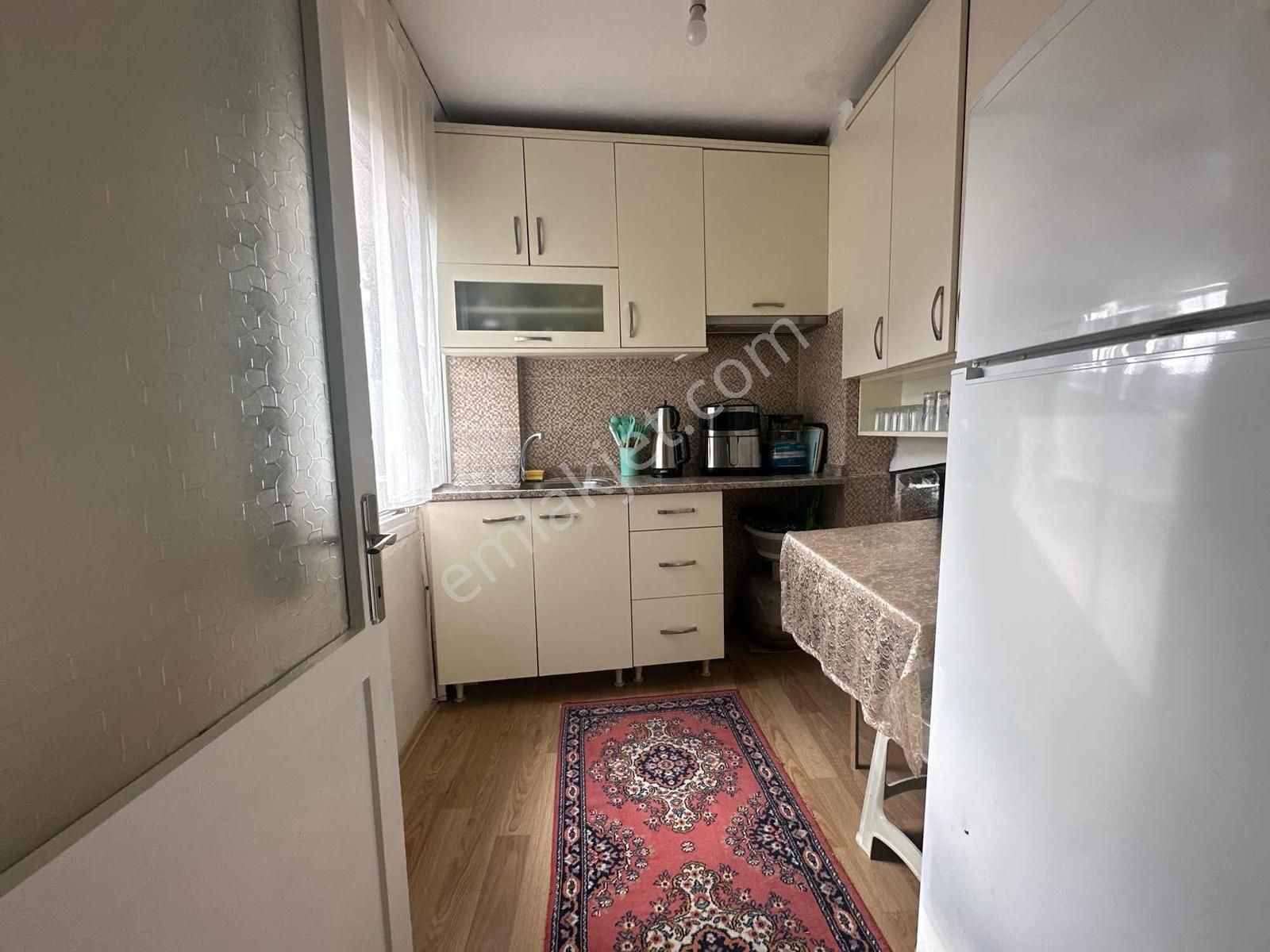 Üçyol Metroya Yürüme Mesafesinde Satılık 3+1 Bakımlı Daire - Görsel 8