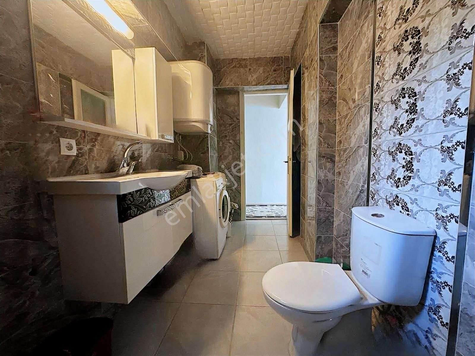 Üçyol Metroya Yürüme Mesafesinde Satılık 3+1 Bakımlı Daire - Görsel 14