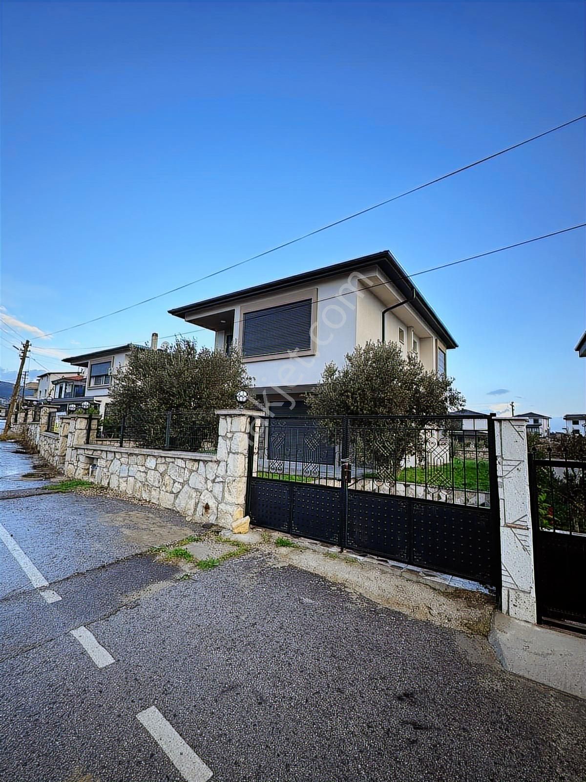 Mordoğan Emlaktan Cadde Üzerinde 3+1 Satılık Müstakil Yazlık - Görsel 6