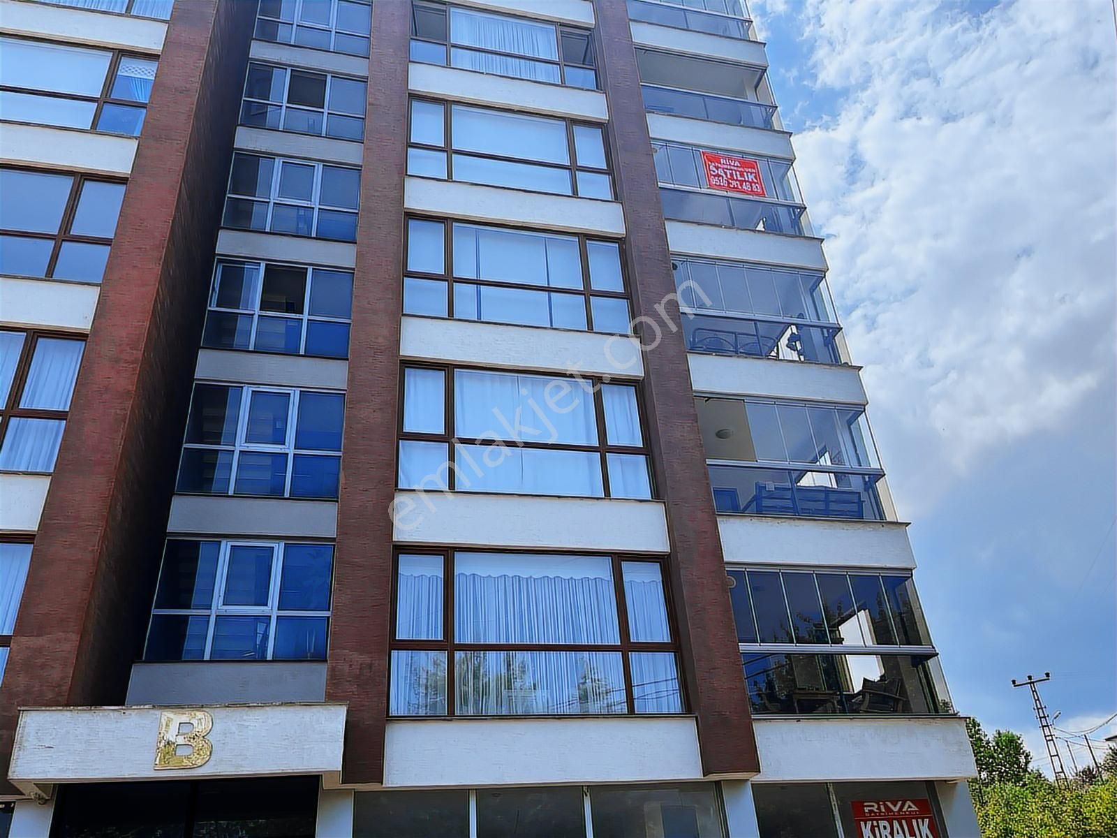 Riva Gymdn Yalıncak Twın Part Sitesinde Deniz Manzaralı Ferah