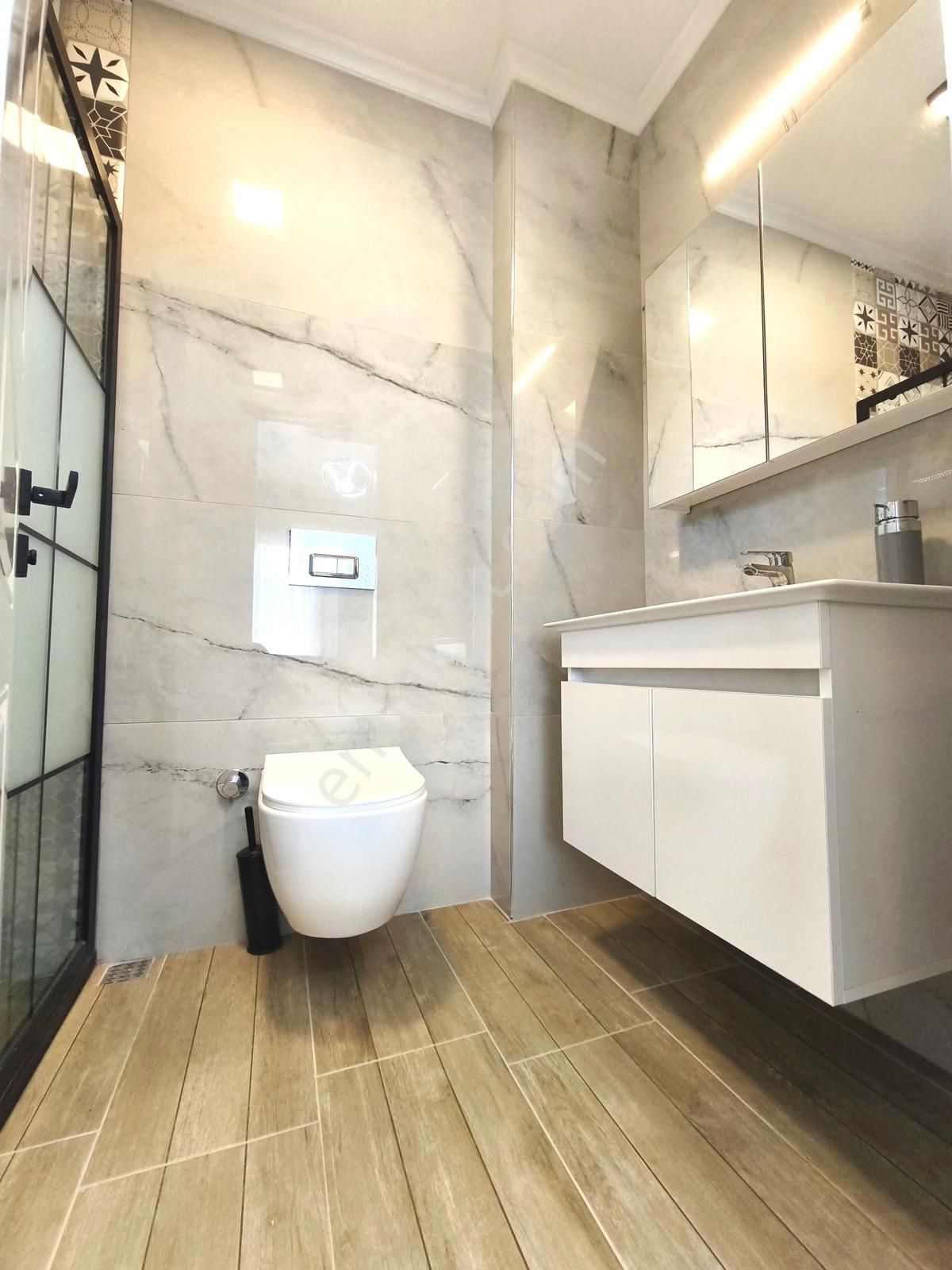 Mordoğan Merkez'de Emsalsiz Lokasyonda Tam Müstakil Lüks Villa - Görsel 23