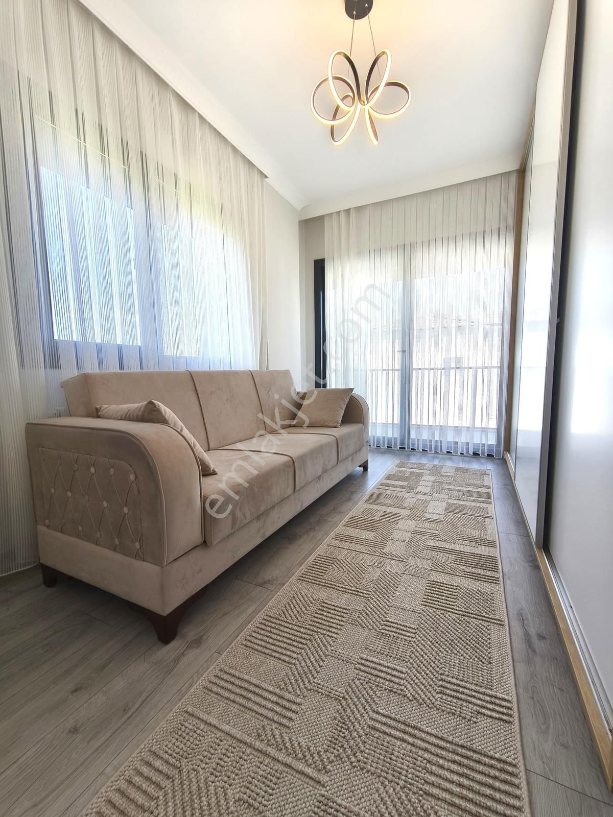 Mordoğan Merkez'de Emsalsiz Lokasyonda Tam Müstakil Lüks Villa - Görsel 28