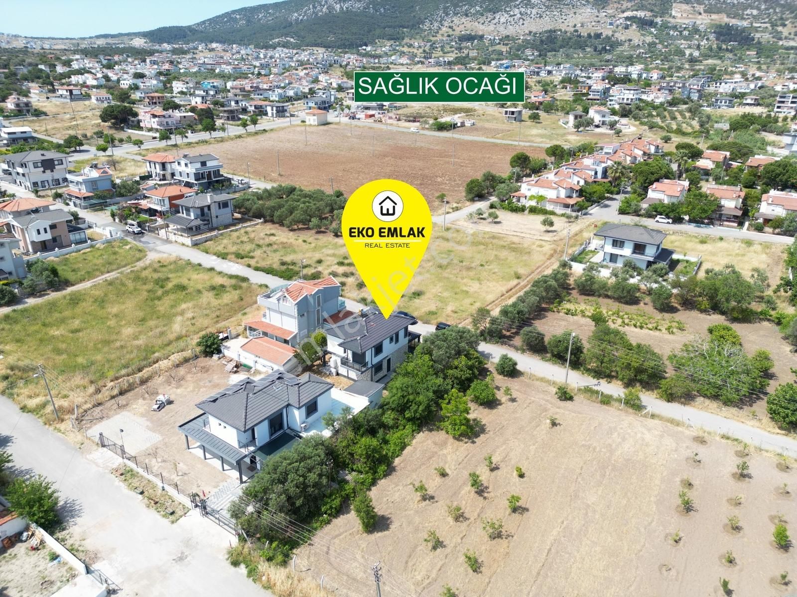 Mordoğan Merkez'de Emsalsiz Lokasyonda Tam Müstakil Lüks Villa - Görsel 15