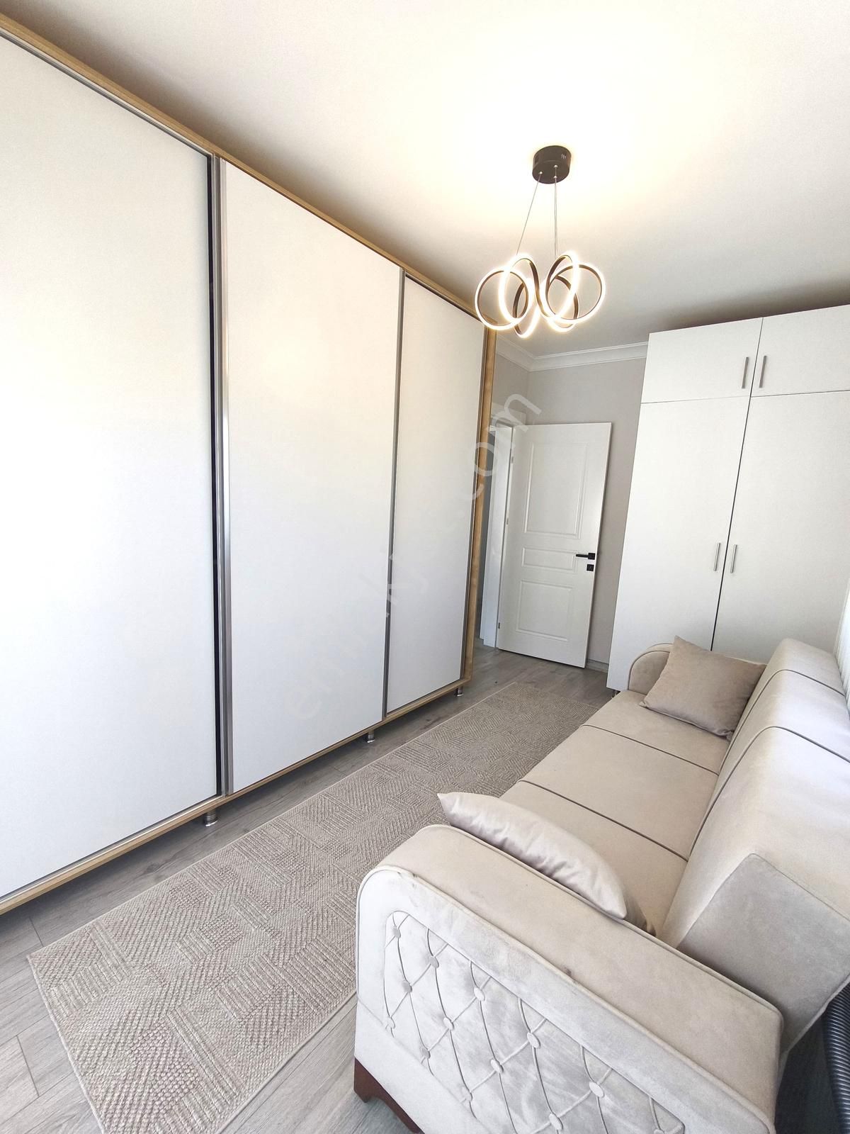 Mordoğan Merkez'de Emsalsiz Lokasyonda Tam Müstakil Lüks Villa - Görsel 7