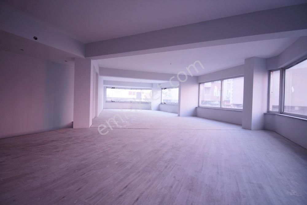 Şehir Merkezine Yakın Konumda Köşebaşı 300 M² Kiralık Dükkan - Görsel 4