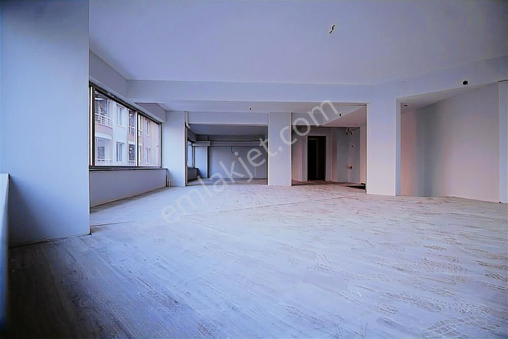 Şehir Merkezine Yakın Konumda Köşebaşı 300 M² Kiralık Dükkan - Görsel 11