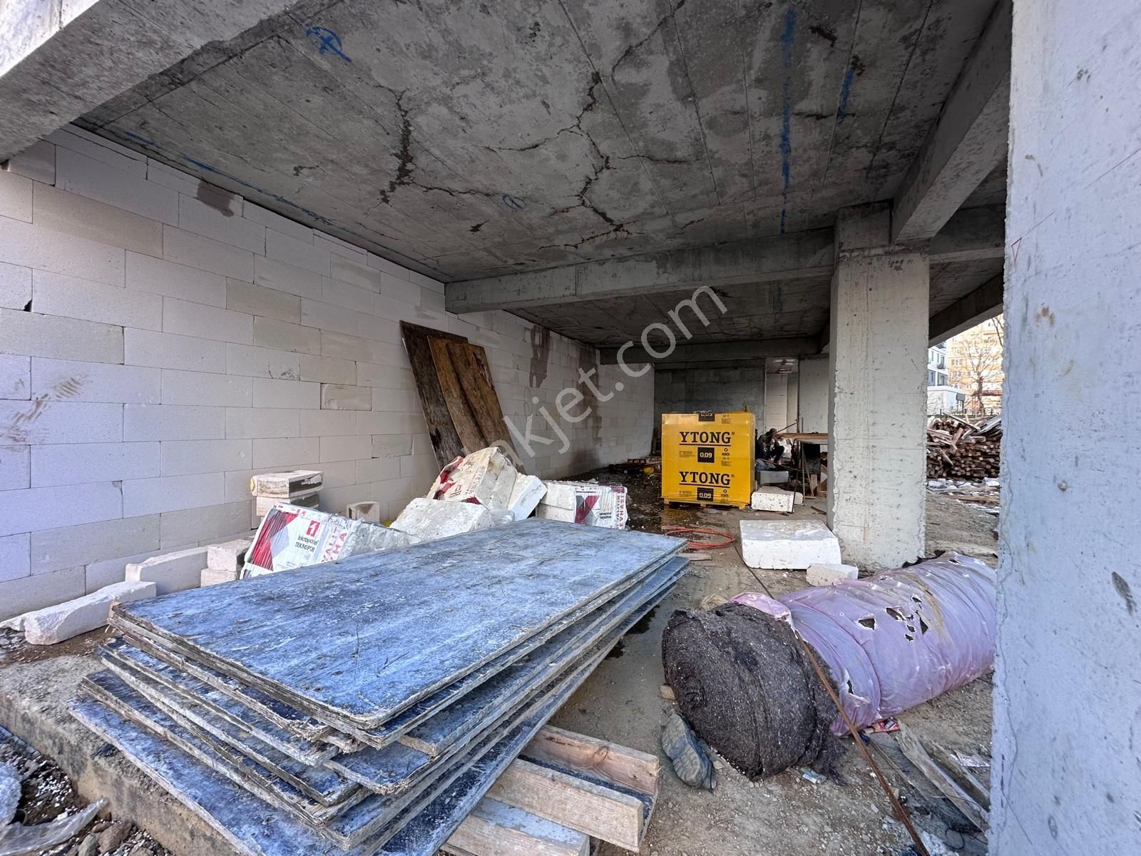 Atatürk Caddesi Üzerin De Sıfır 165m2 Alana Sahip Dükkan - Görsel 3