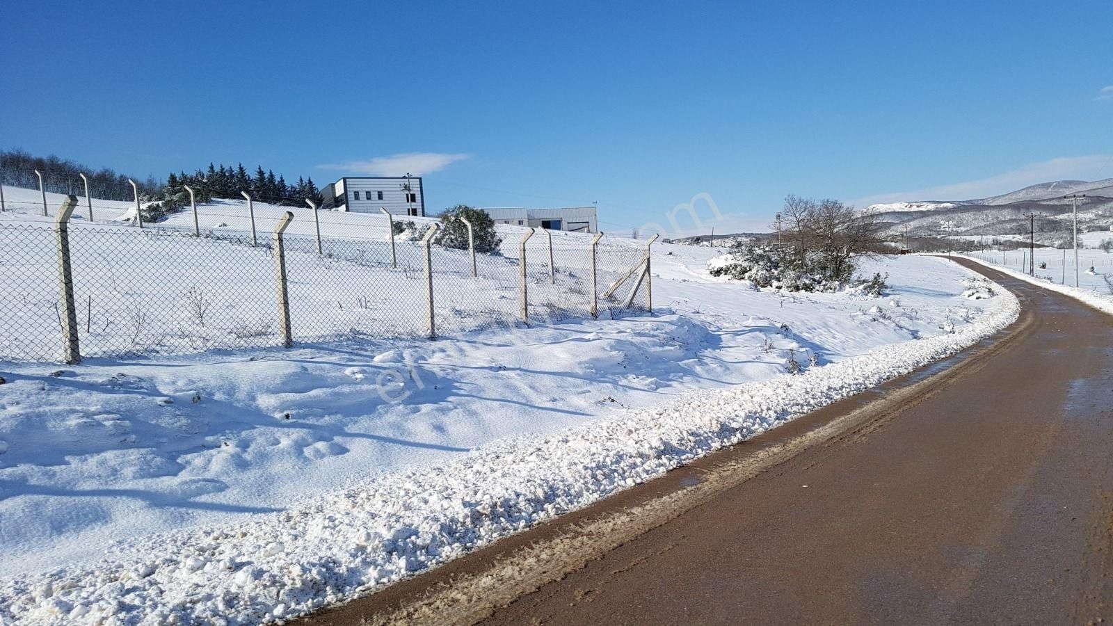 Tarcanlar'dan Körfez Kalburcu Mah. 4.900 M² Ve %5 İmarlı Tarla - Görsel 3